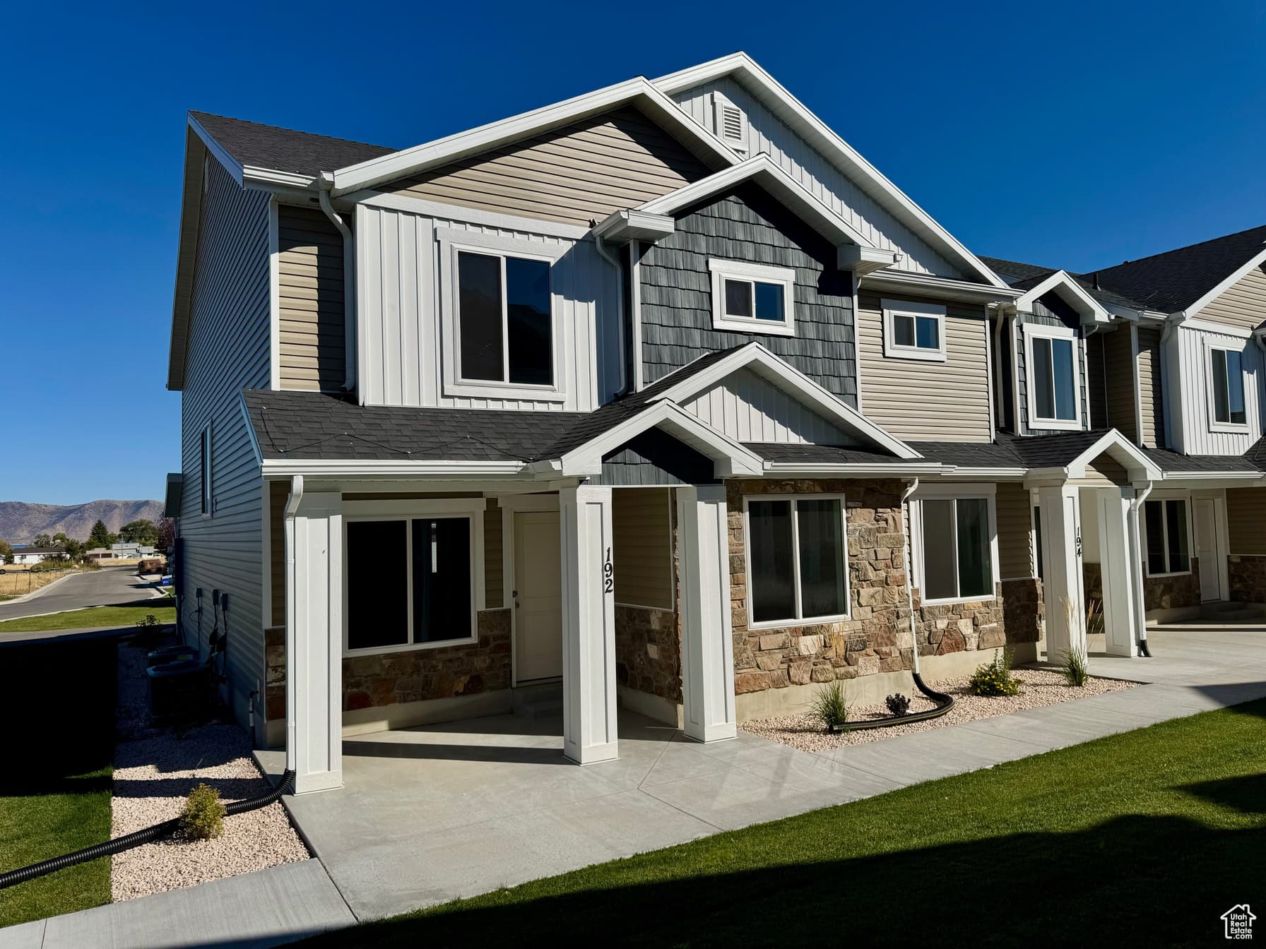 192 W SEASONS LN #52 photo 1