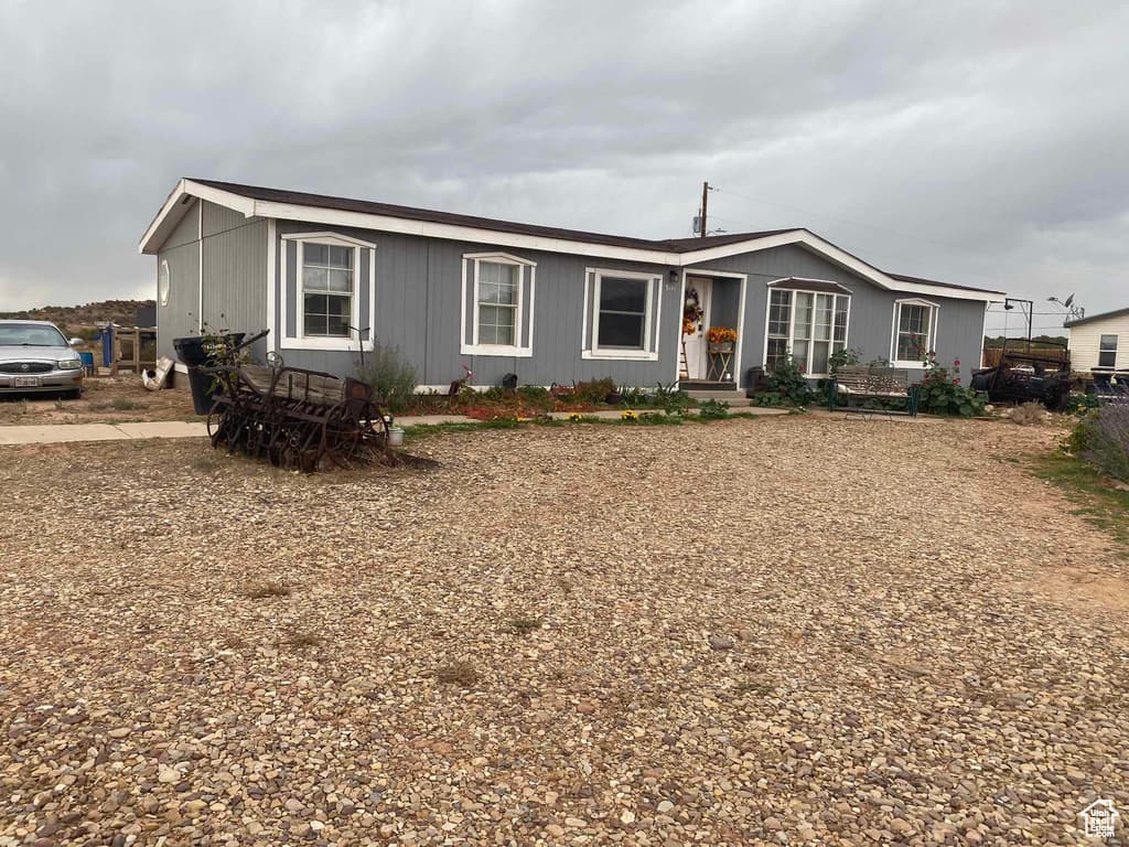 5141 W 940 S photo 1