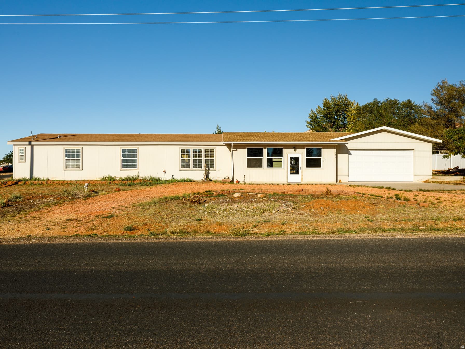 1686 S POWELL DR photo 1