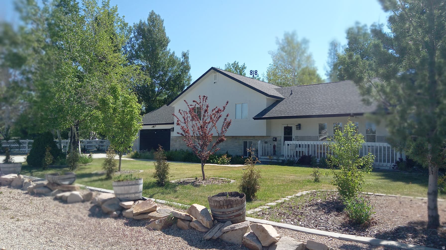 755 W OAK LN photo 1
