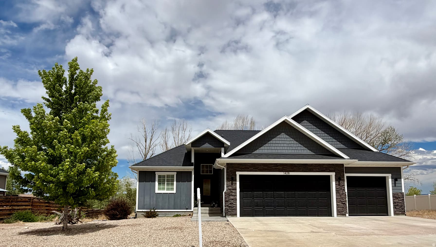 1428 N 4075 W photo 1