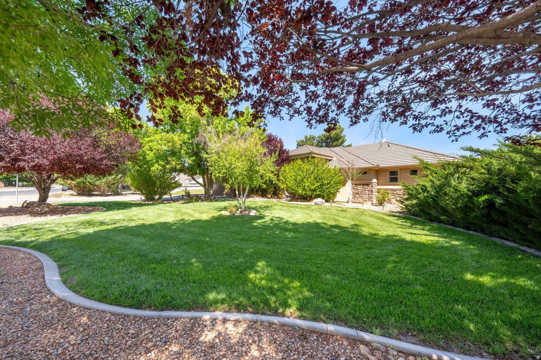 1112 W SAPPHIRE photo 1