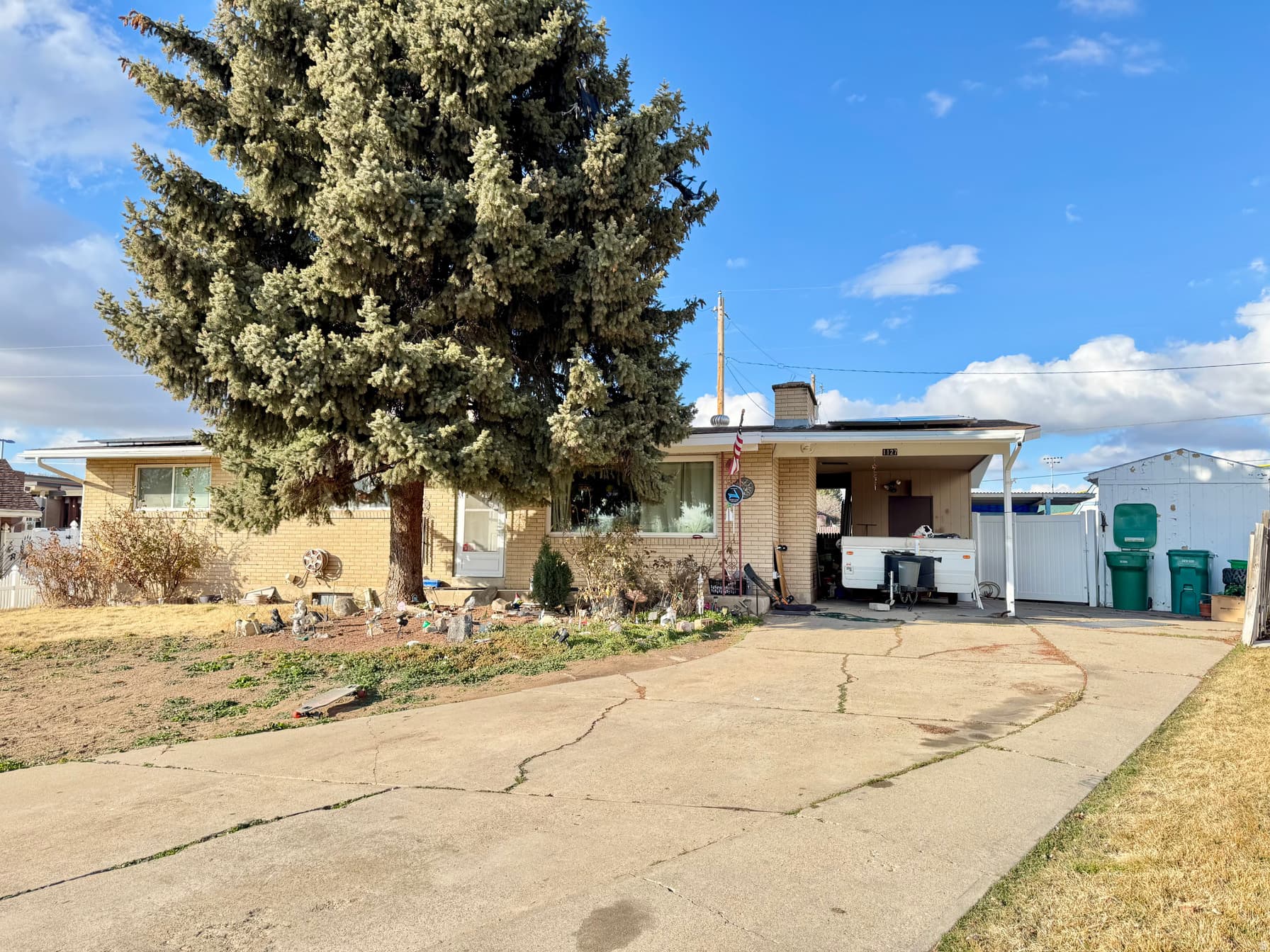 1127 E 1050 S photo 1