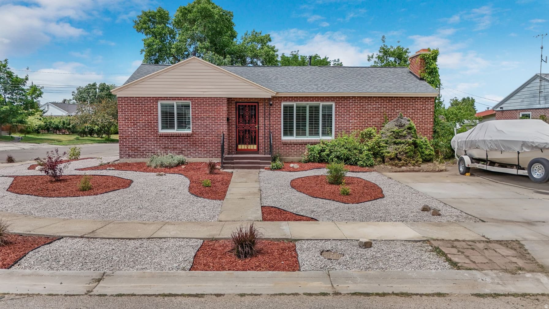 361 E MCMILLAN LN photo 1