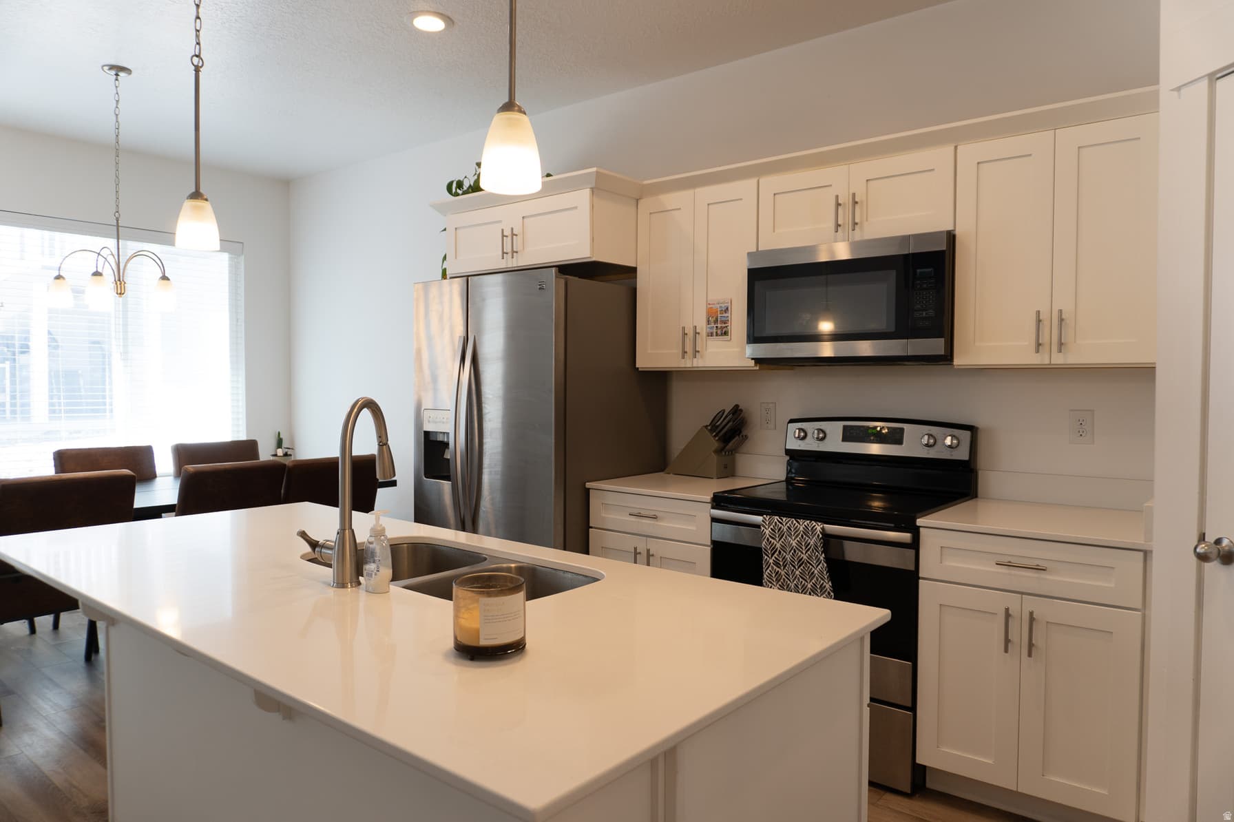 4323 W BURWELL LN photo 1