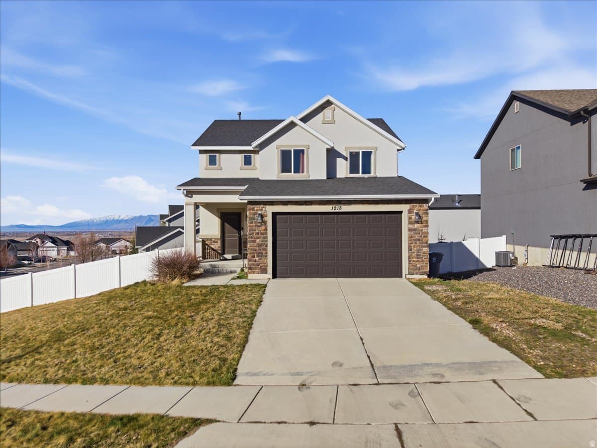 1218 N MOONLIGHT DR photo 1
