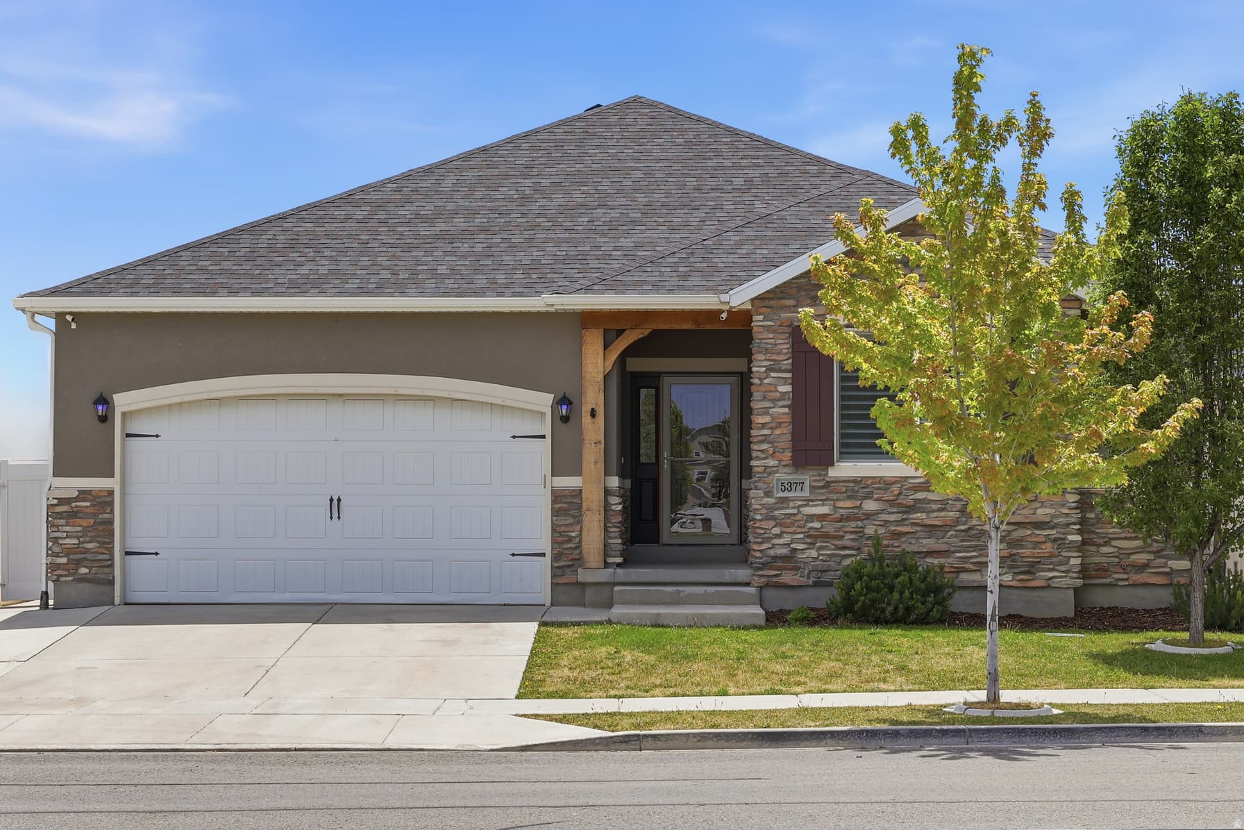 5377 W IRON KING DR photo 1