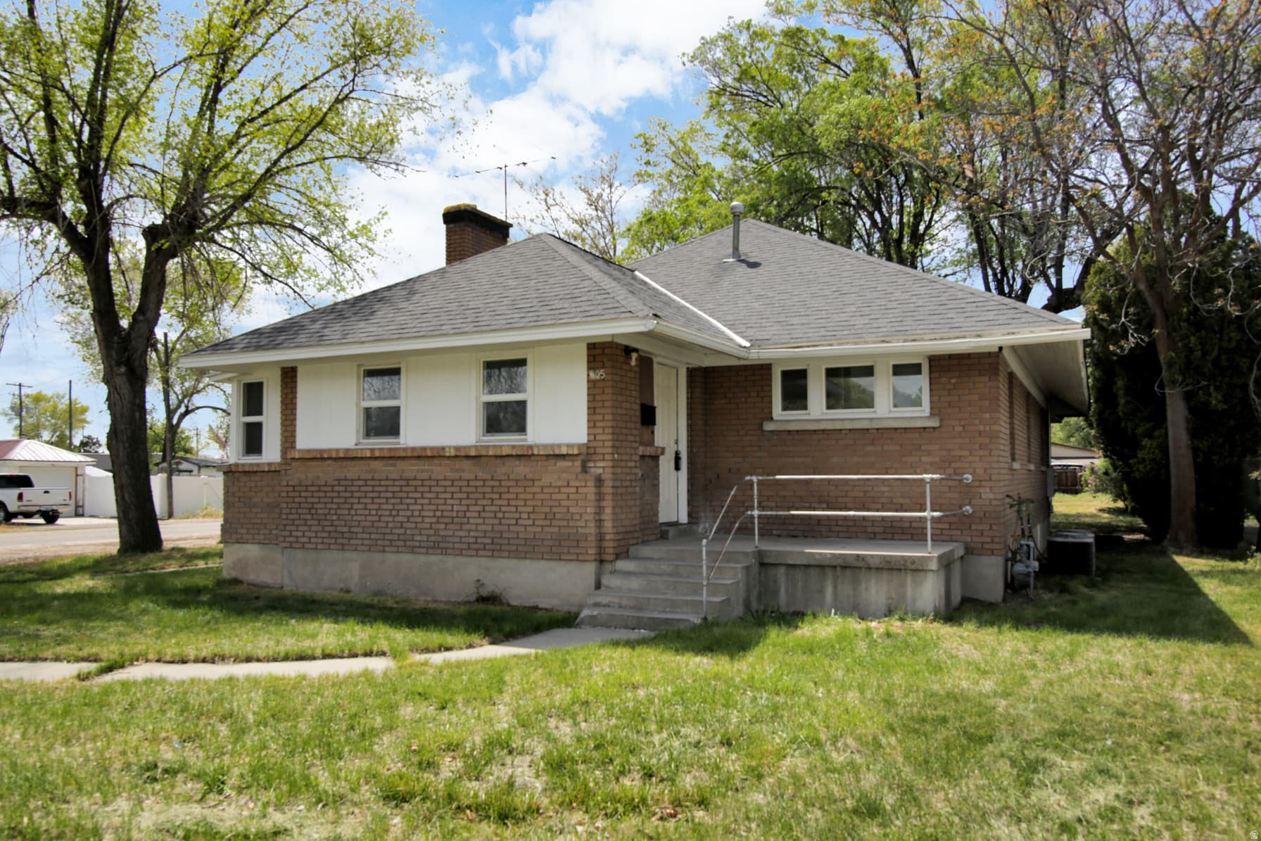 205 N 100 W photo 1