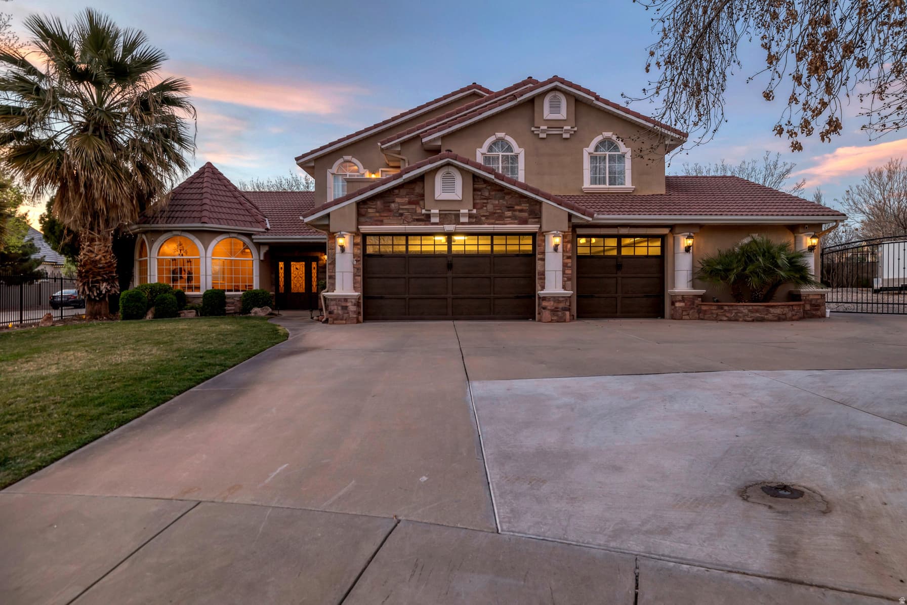 2497 RIVER CIR photo 1