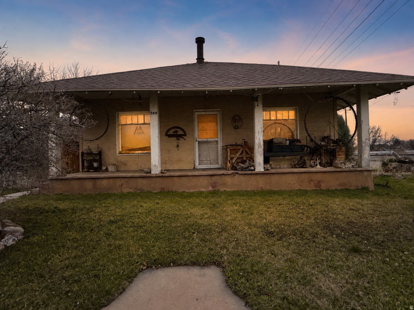 393 W CENTER ST photo 1