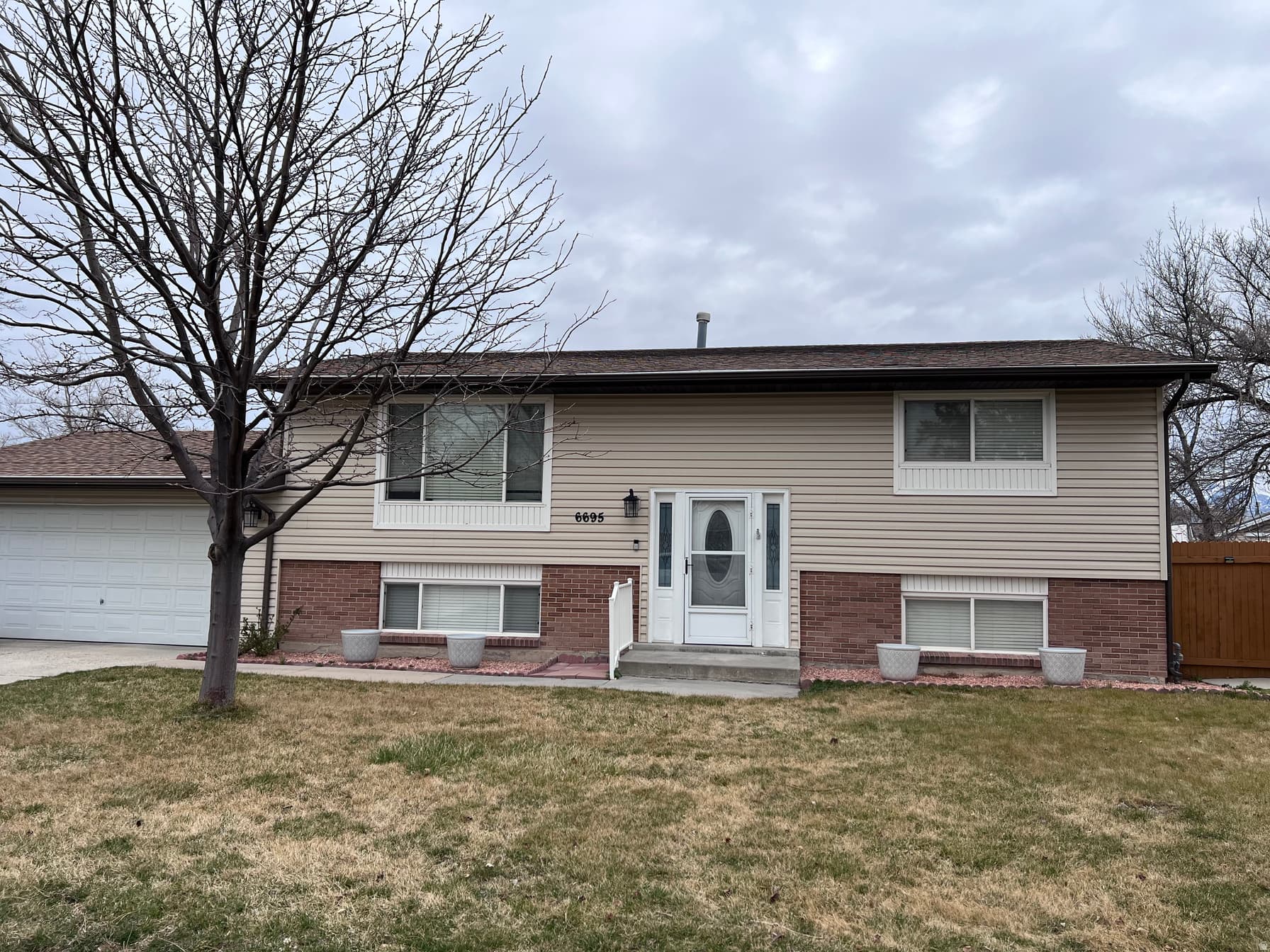 6695 S SOMERSET DR photo 1