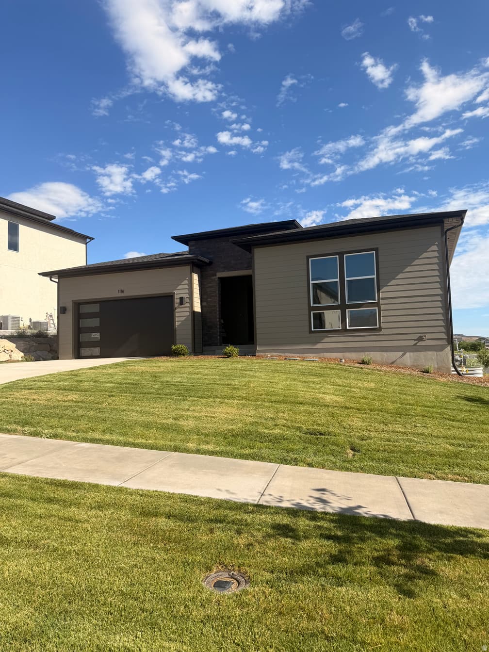 1116 W GOSSAMER LN #7 photo 1