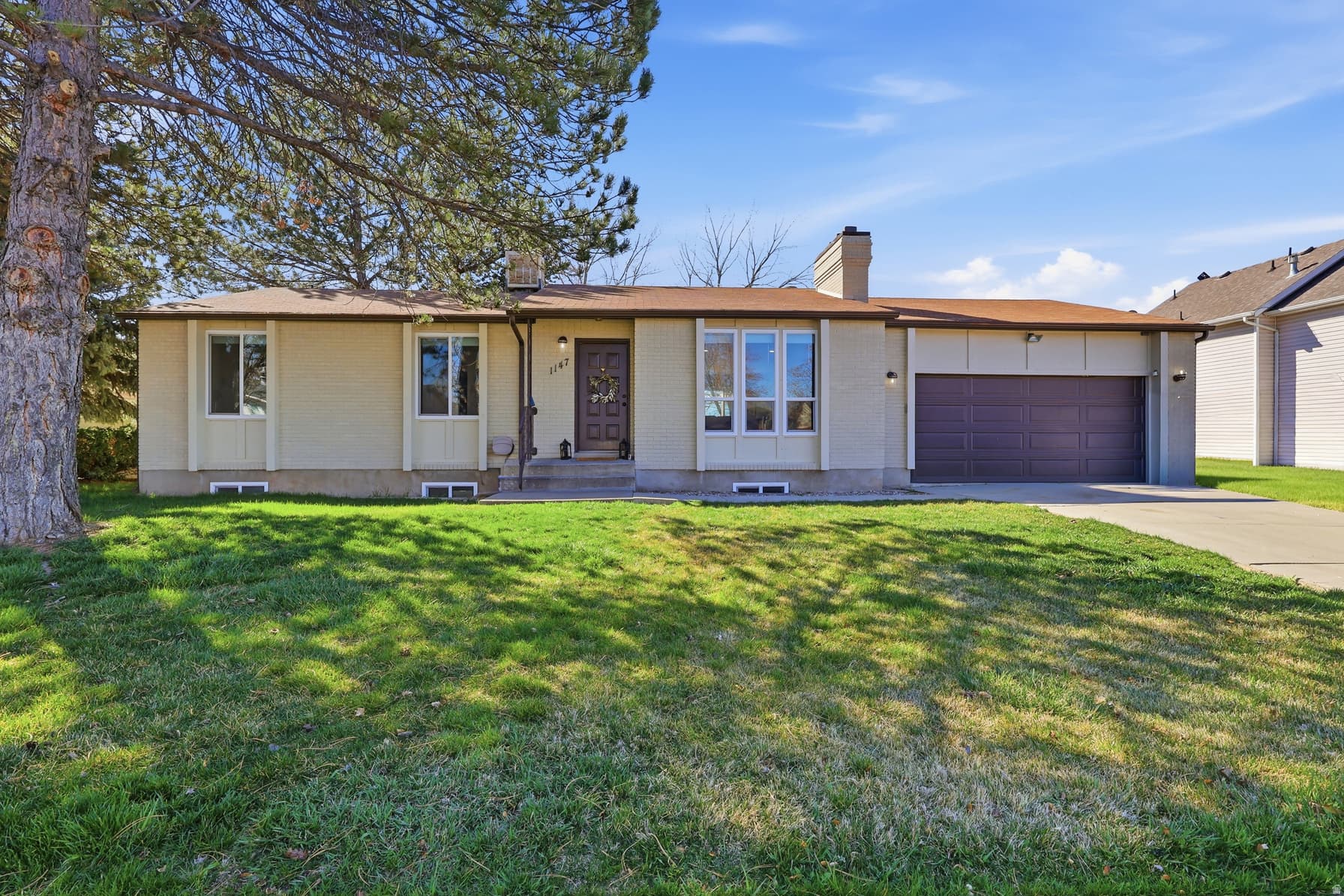 1147 W 25 S photo 1