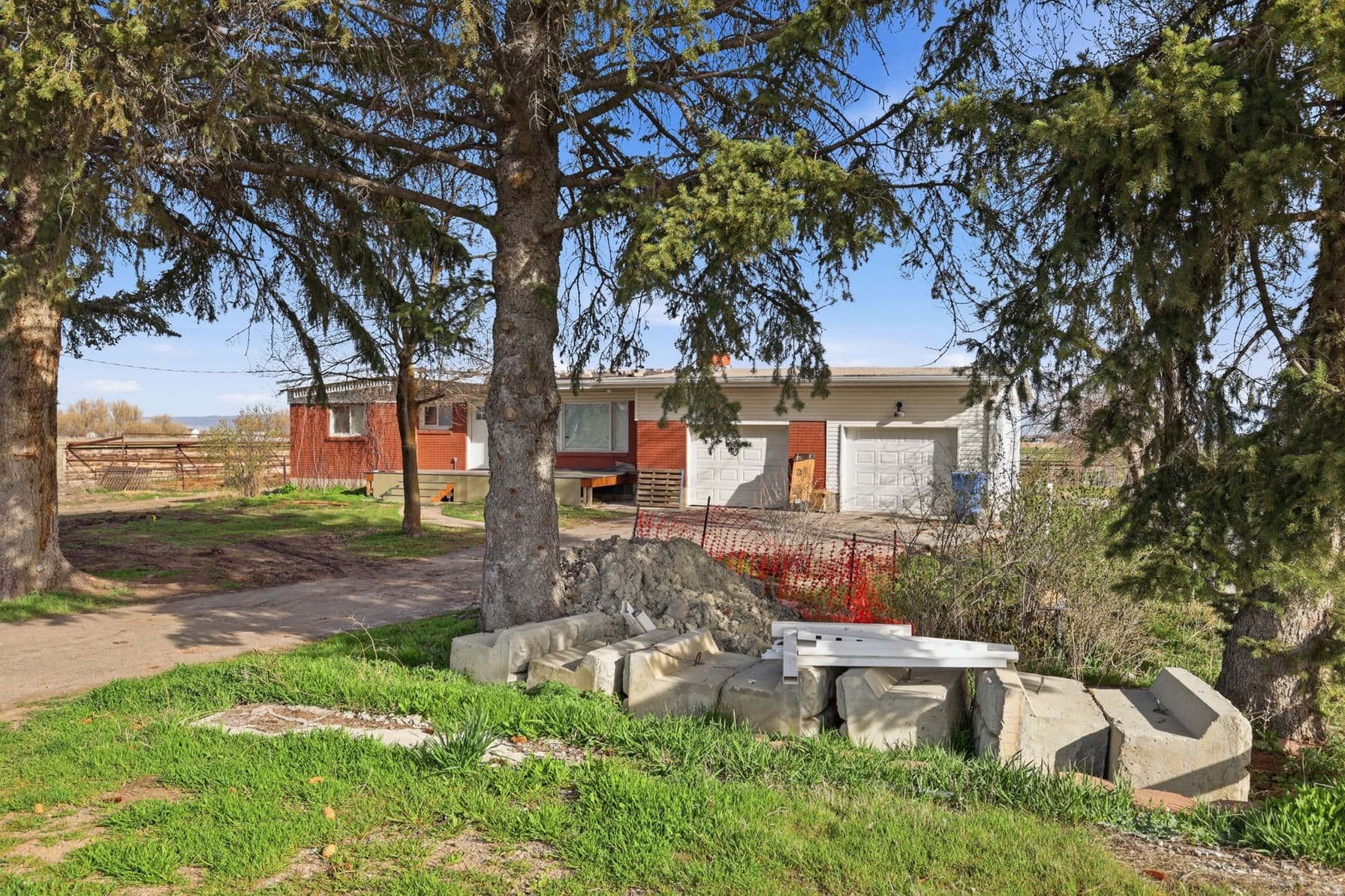 2305 W 2200 S photo 1