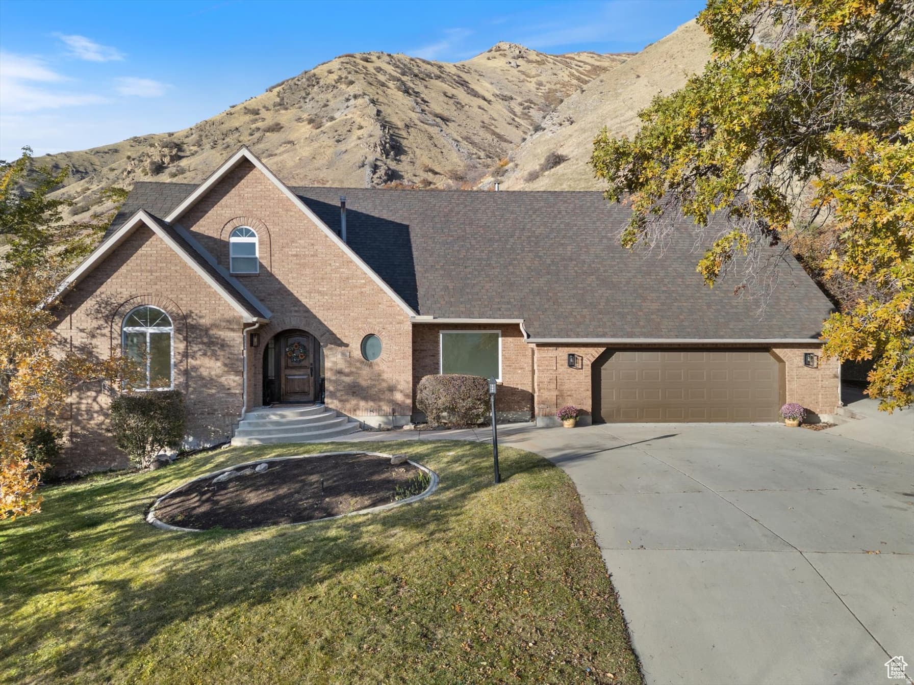 2078 E SPRING OAKS DR photo 1