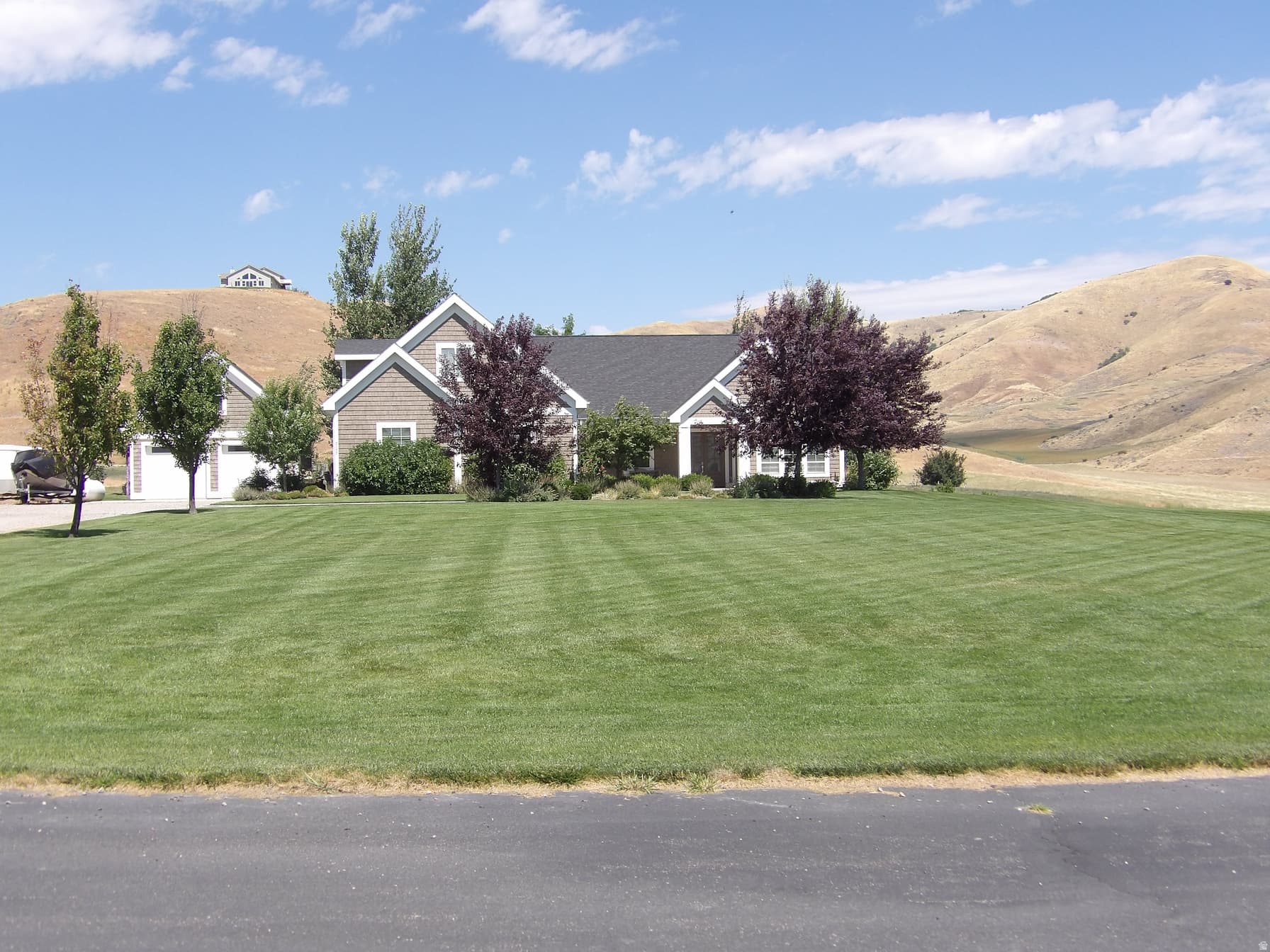 2137 S LAKE VIEW CIR photo 1