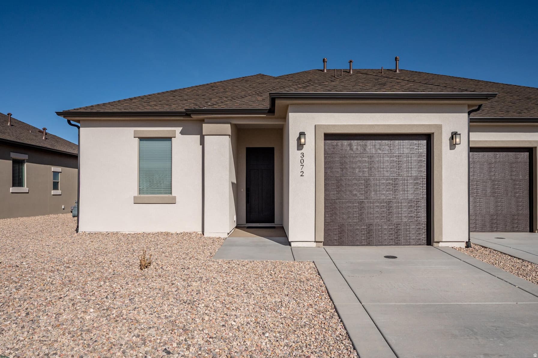3080 W RUNWAY DR photo 1
