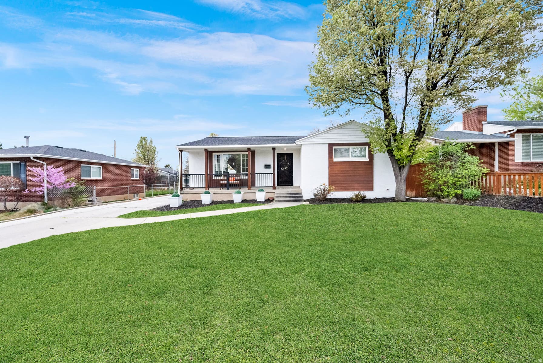 1861 E SEVERN DR photo 1