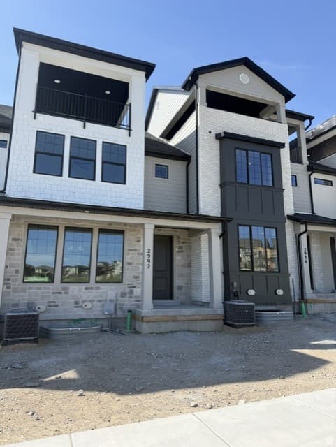 5140 N VARIO ALY #13 photo 1