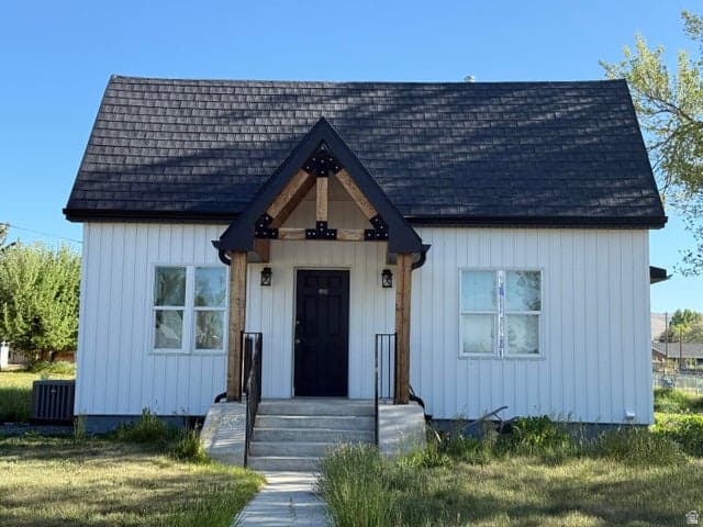 460 W CENTER ST photo 1