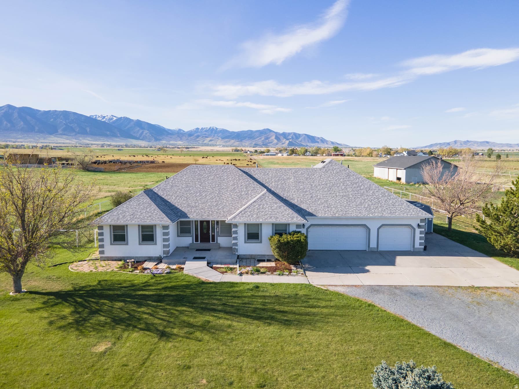 608 NICOLE WAY photo 1