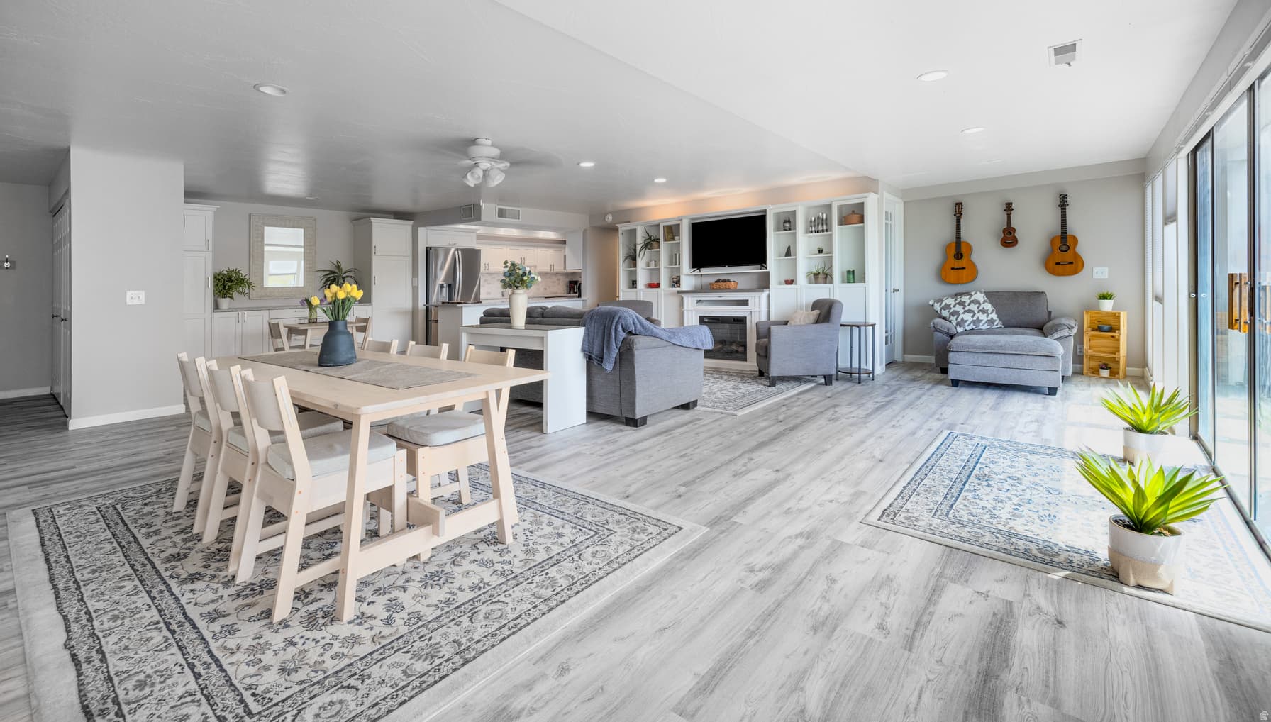 850 S DONNER WAY #301 photo 1