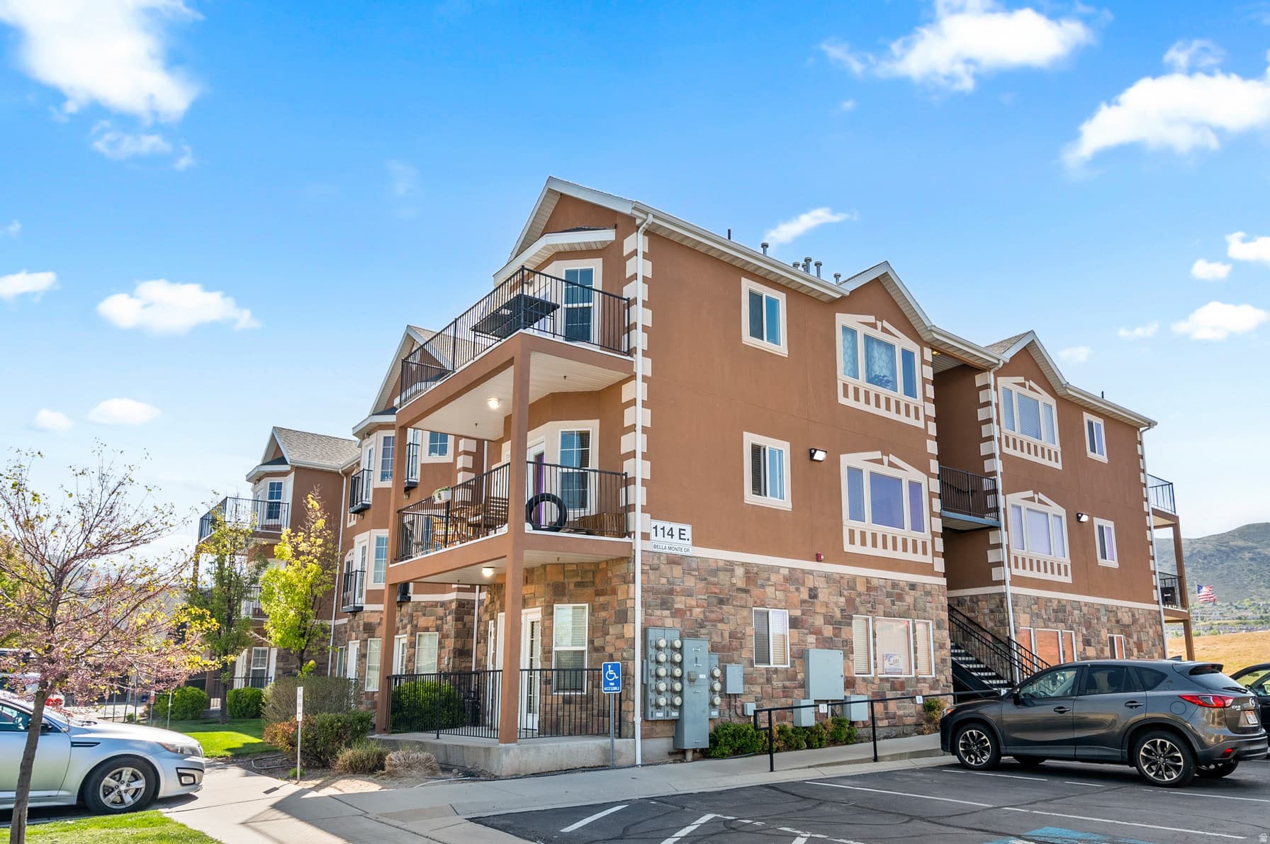 114 E BELLA MONTE DR. #UNIT 1 photo 1