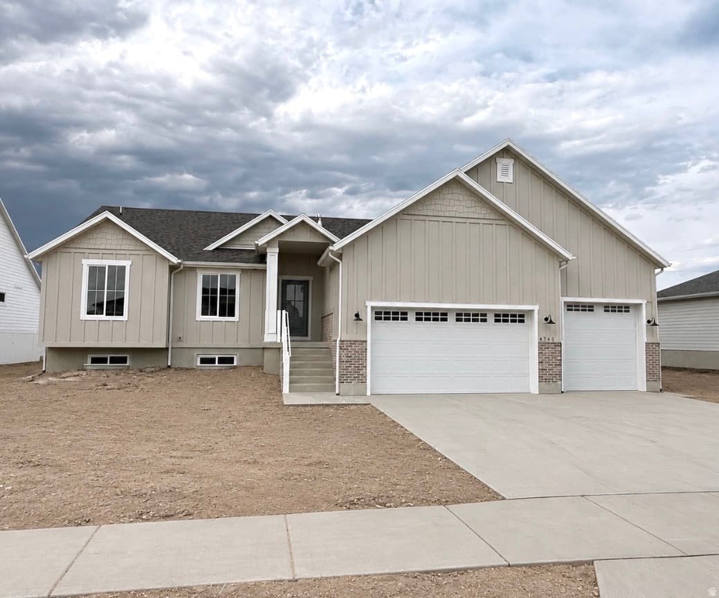 4740 W 25 N photo 1