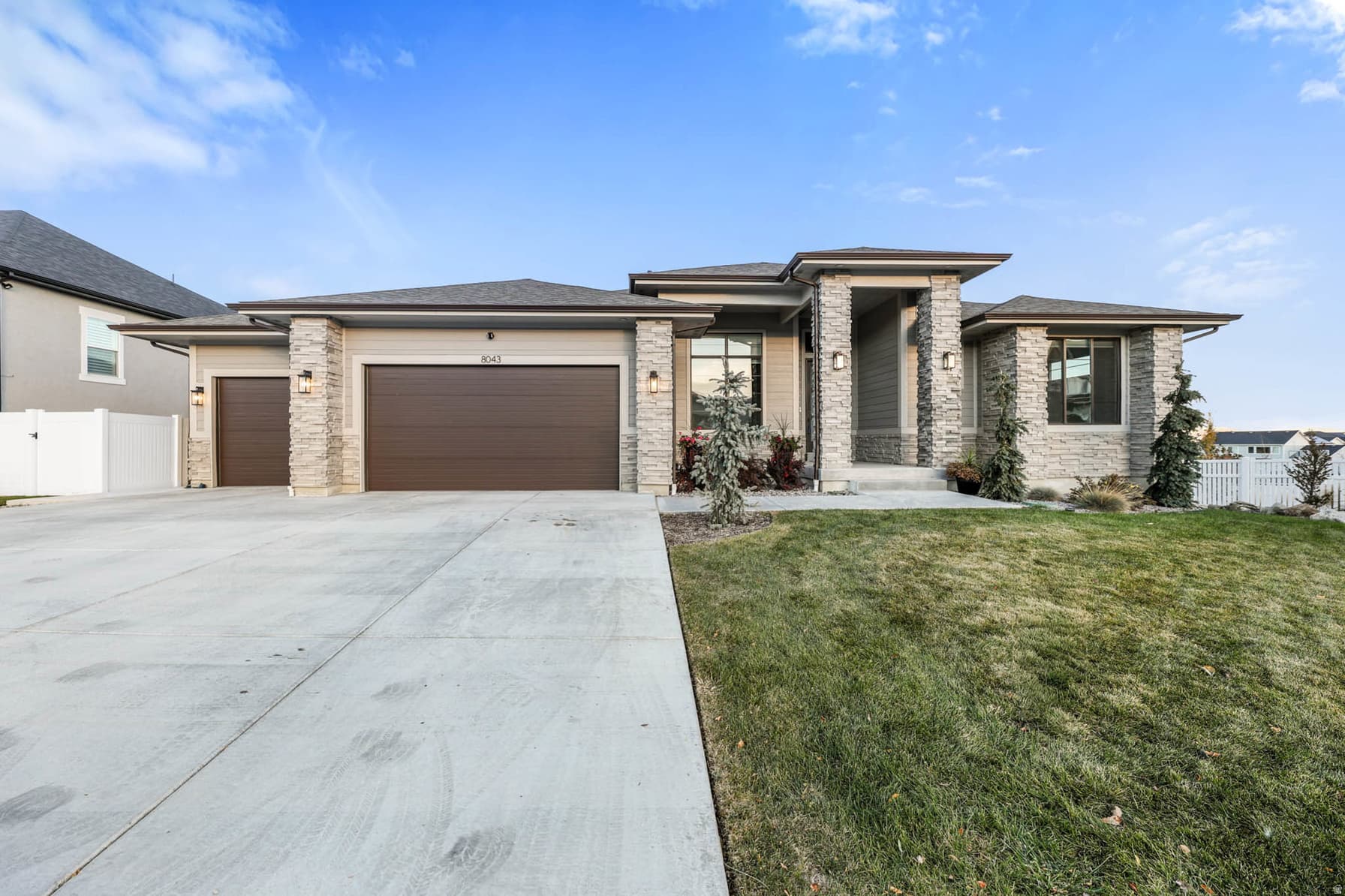 8043 S AMBROSIA LN photo 1