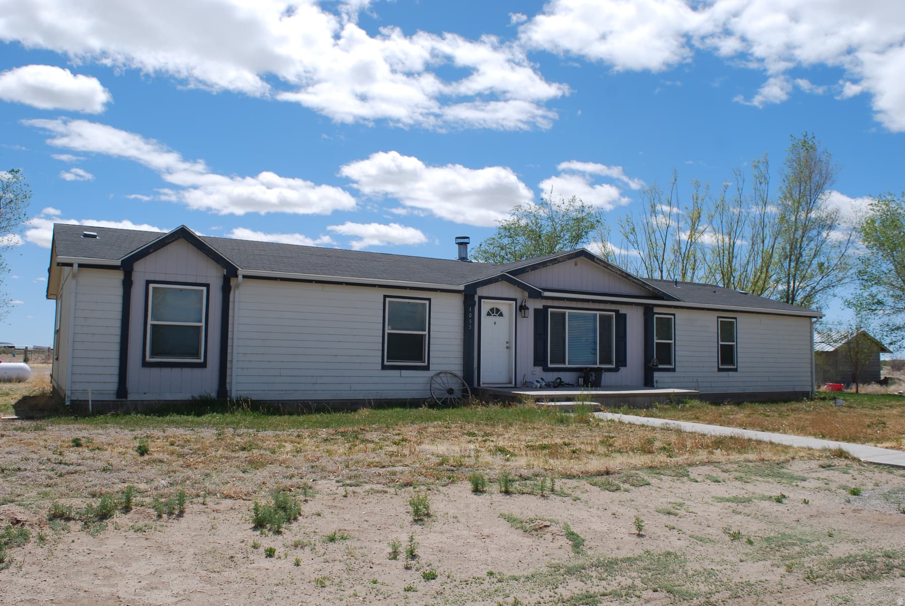1055 W ASHBY RD photo 1