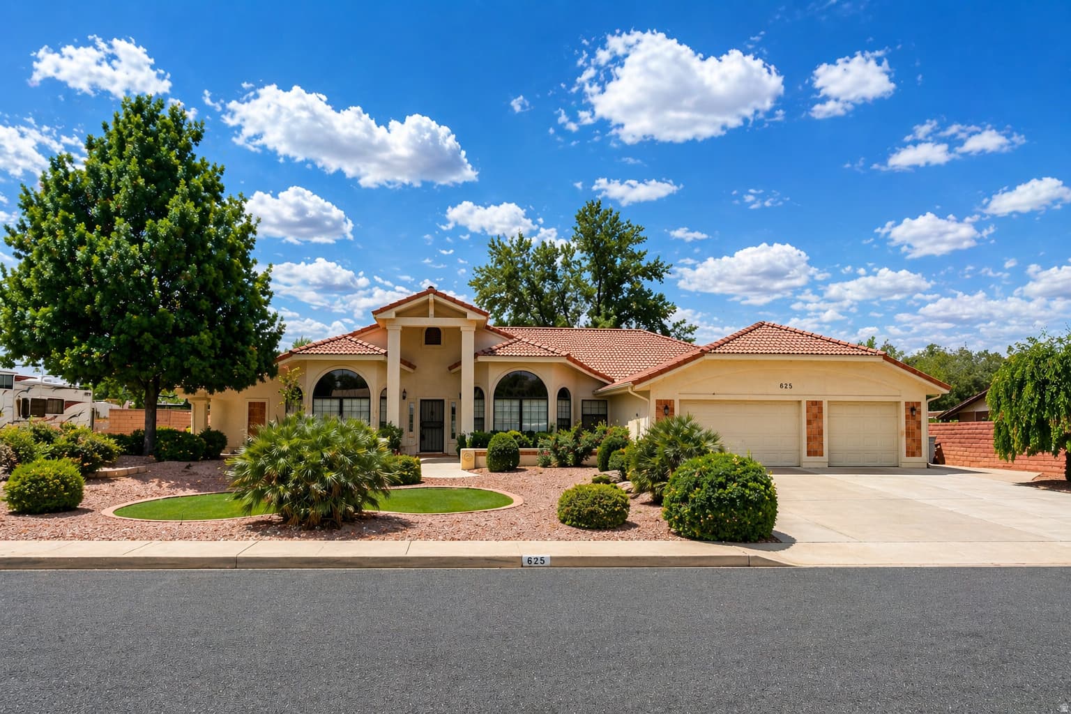625 LOS ALAMITOS DR photo 1