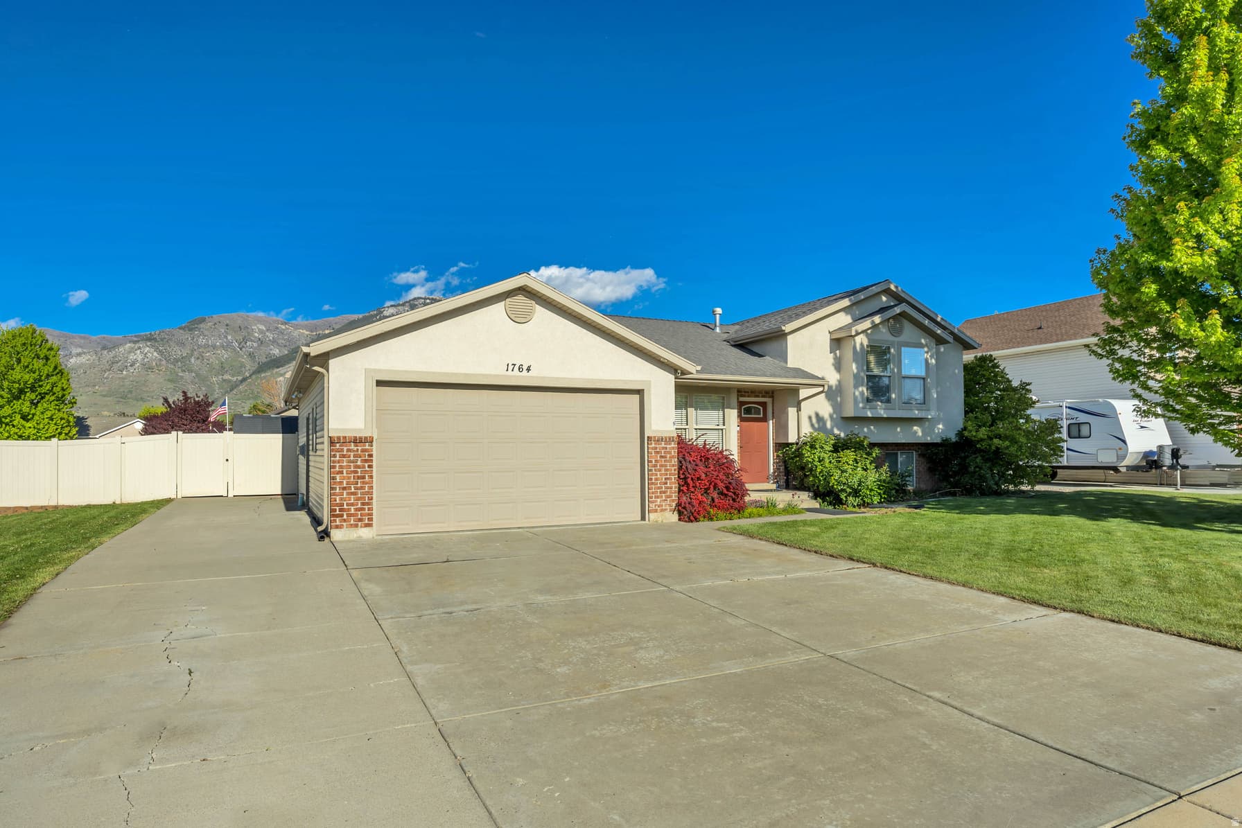 1764 N 300 W photo 1