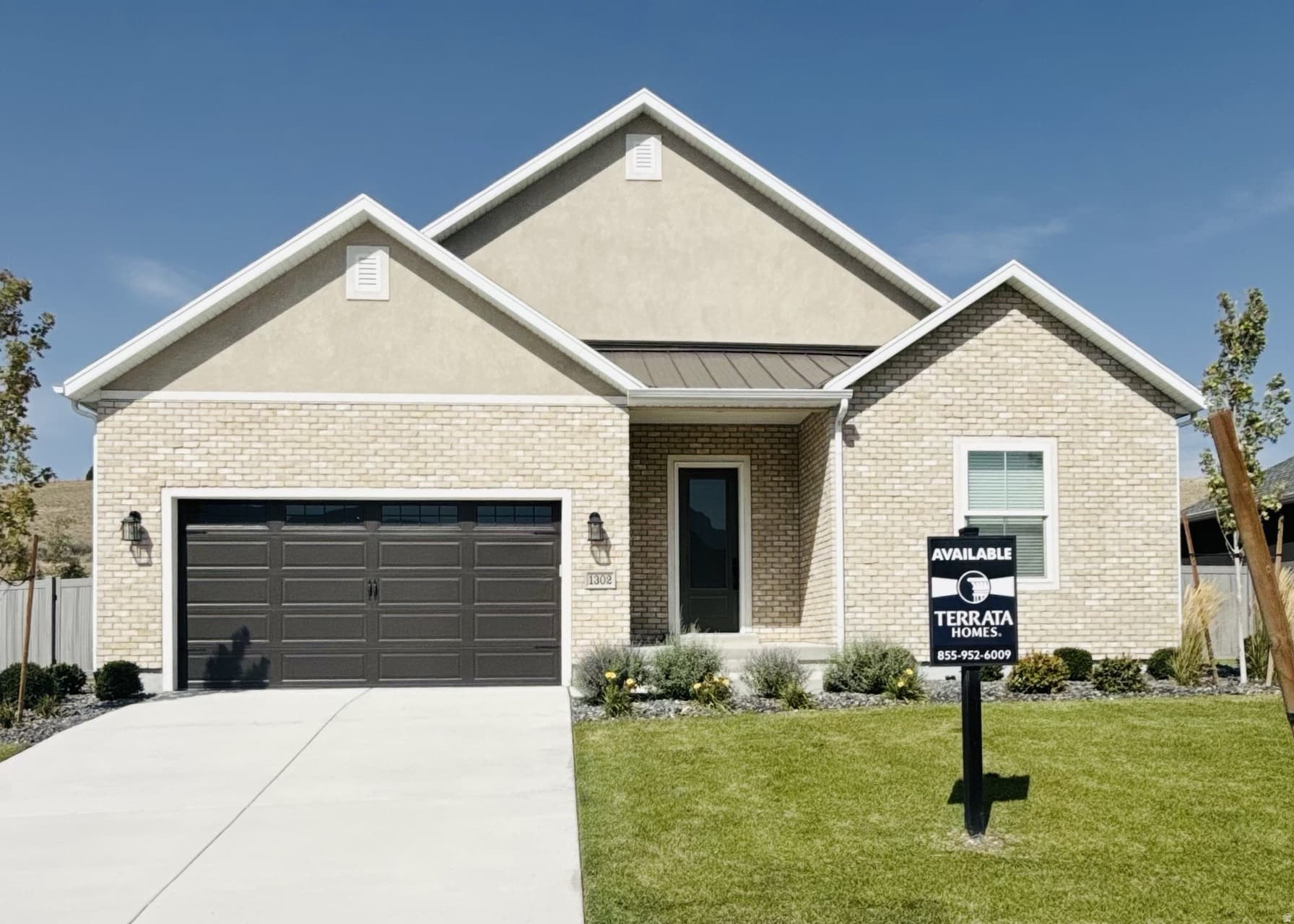 1302 WEST VIEW DR photo 1