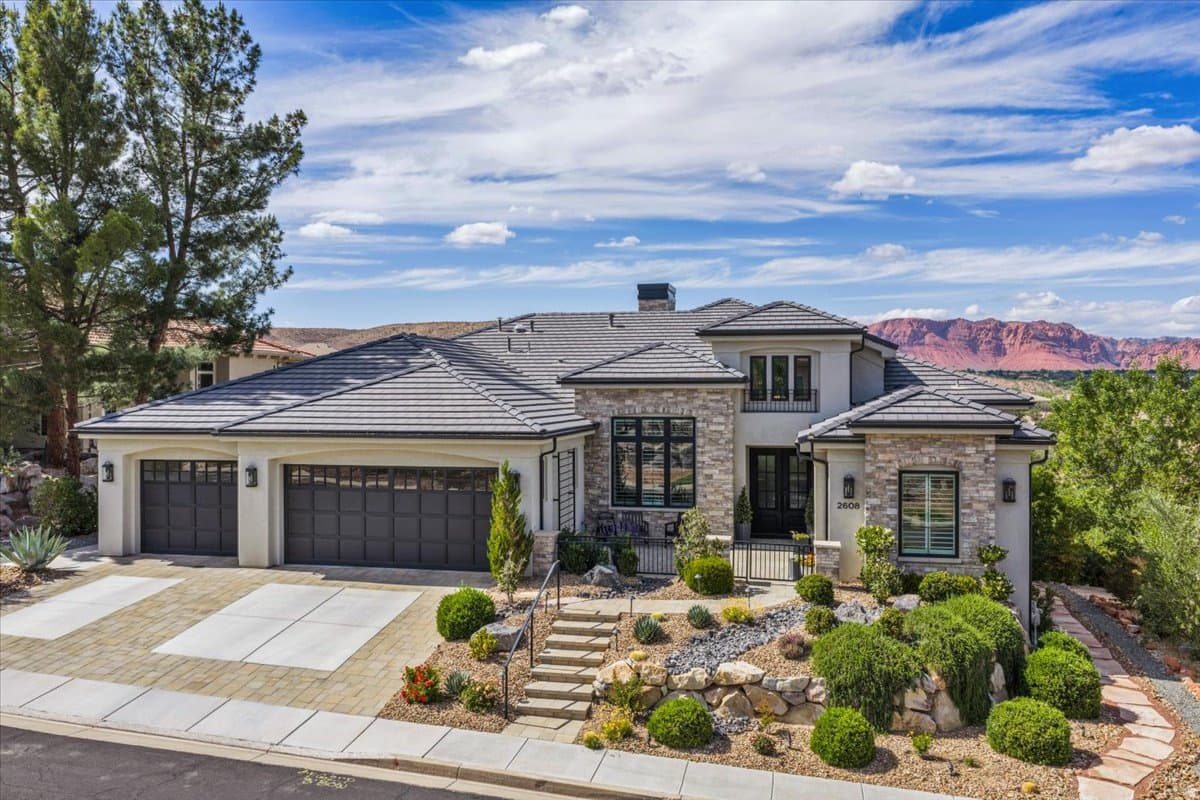 2608 W CANYON RIDGE RD photo 1