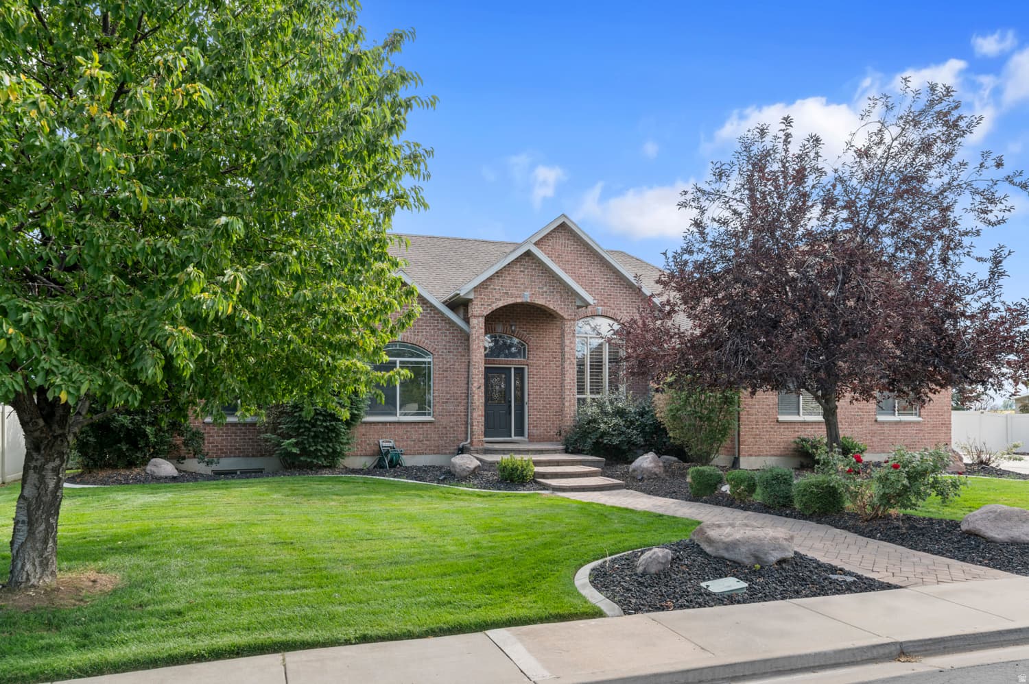 1501 W ELK CIR photo 1