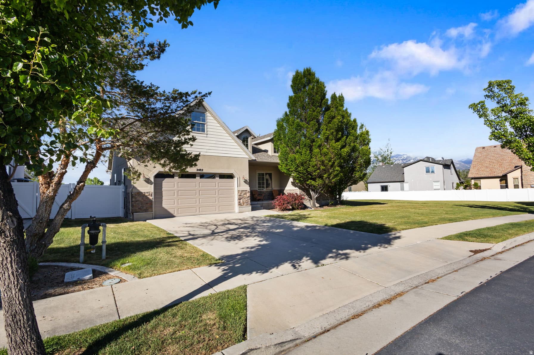 2482 W ADELAIDE DR photo 1