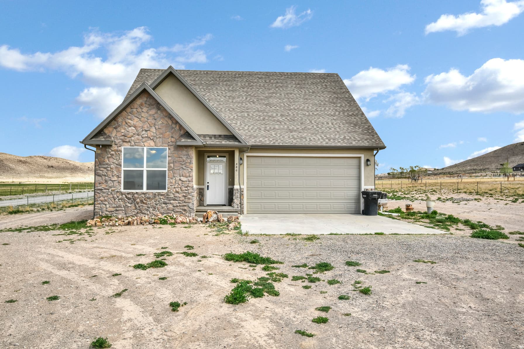 380 W MOUNTAIN VIEW LN photo 1