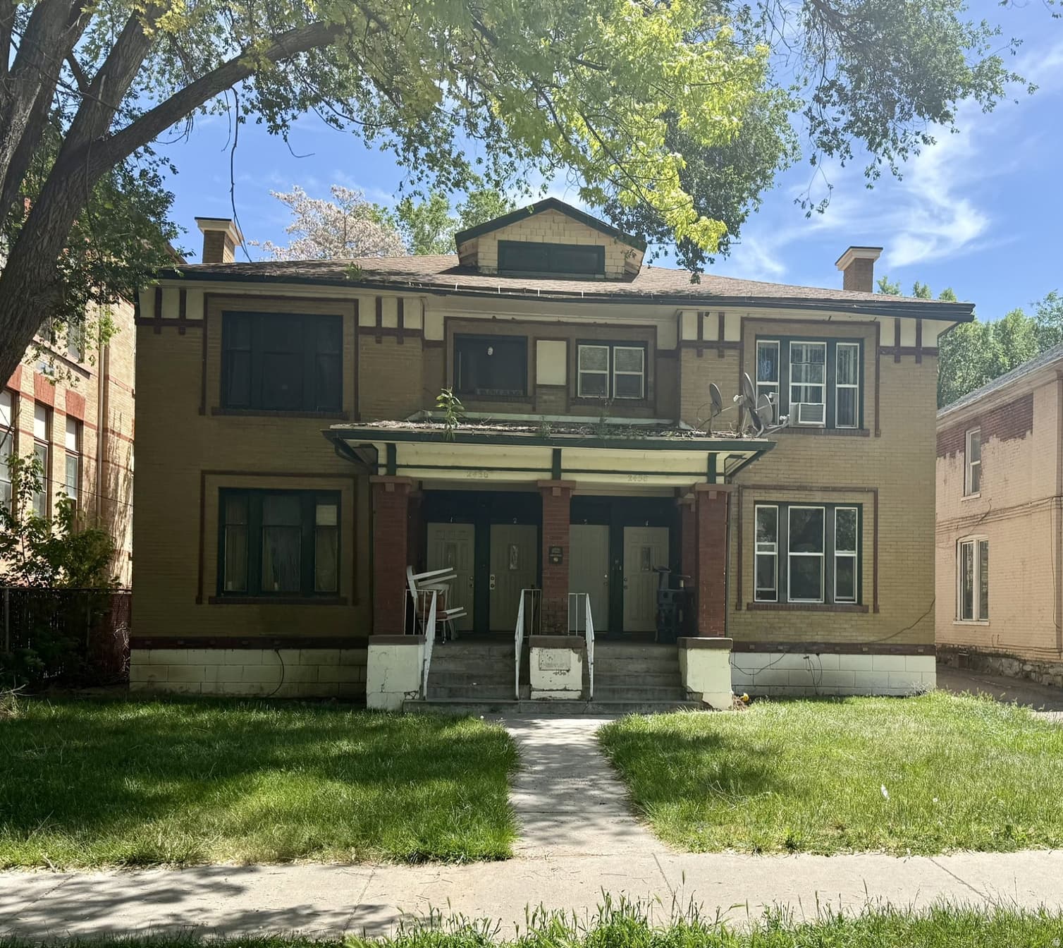 2436 S MADISON AVE photo 1