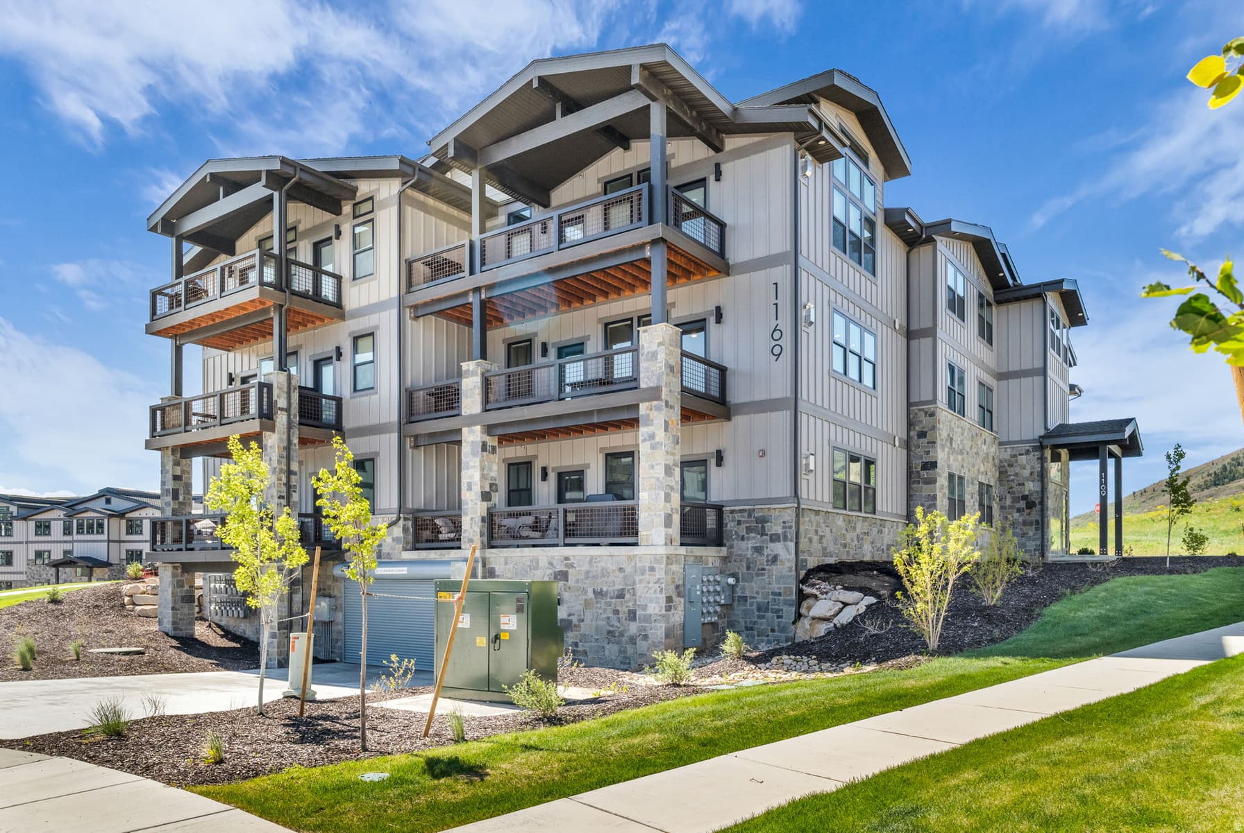 1169 W. HELLING CIR #201 photo 1