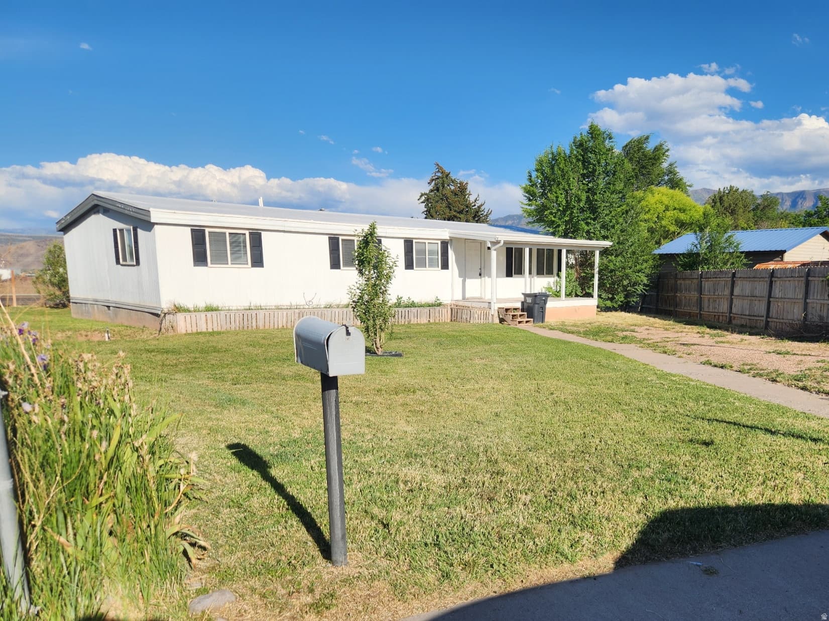 859 S 440 W photo 1