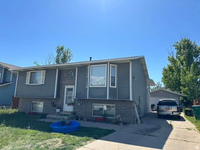 1177 N 200 W photo 1