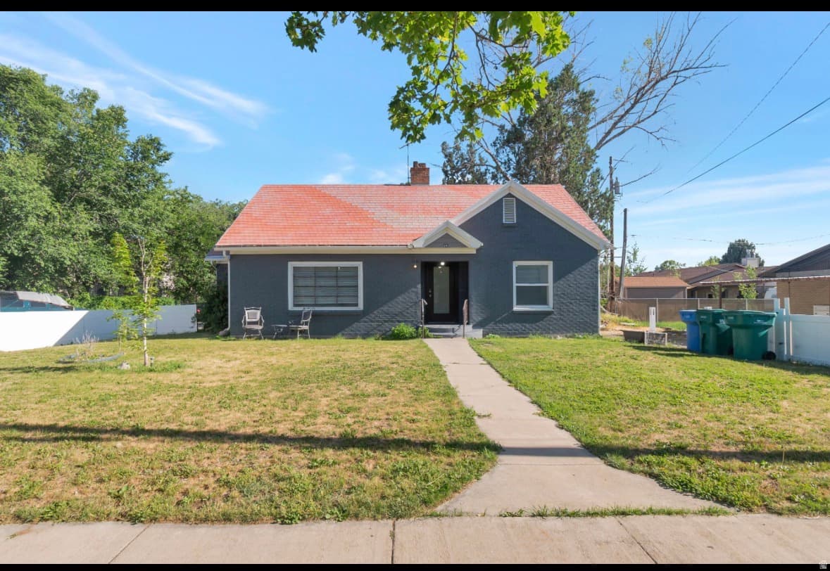 243 W 400 N photo 1