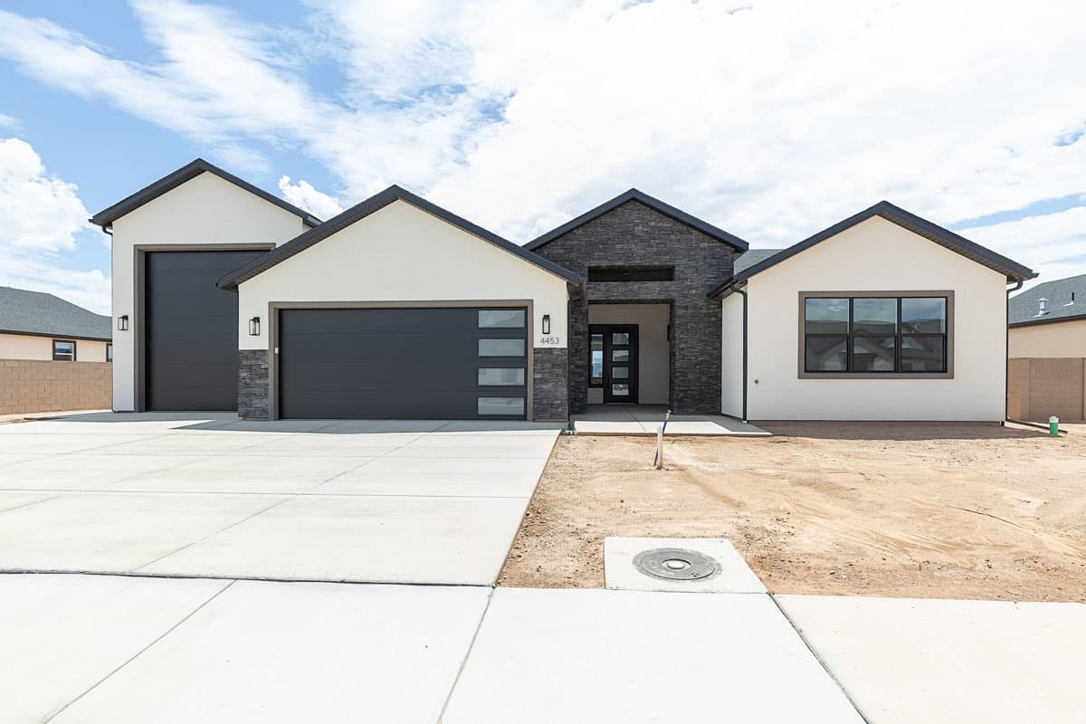4453 W 150 N photo 1