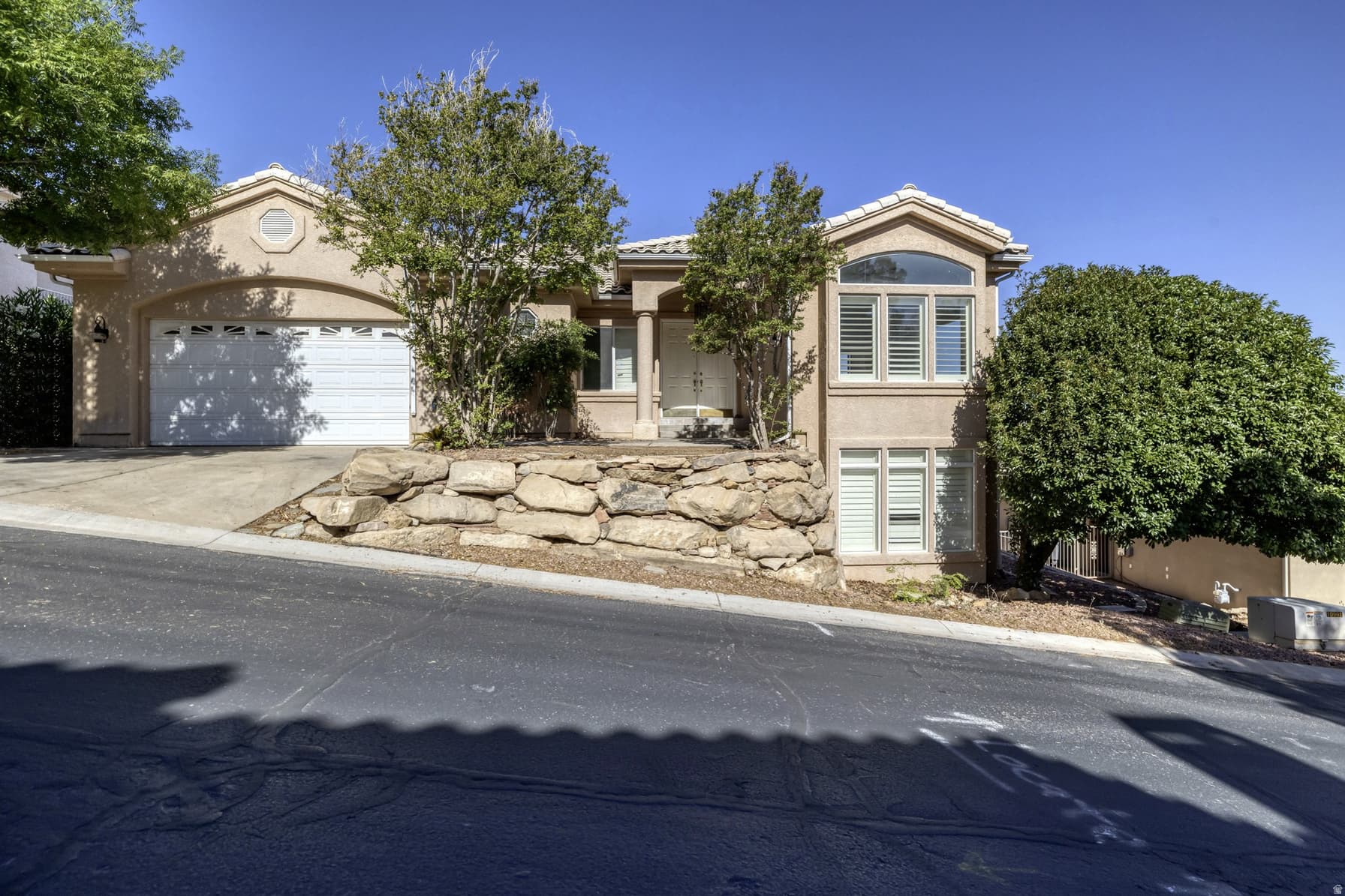 2288 S AUGUSTA DR photo 1