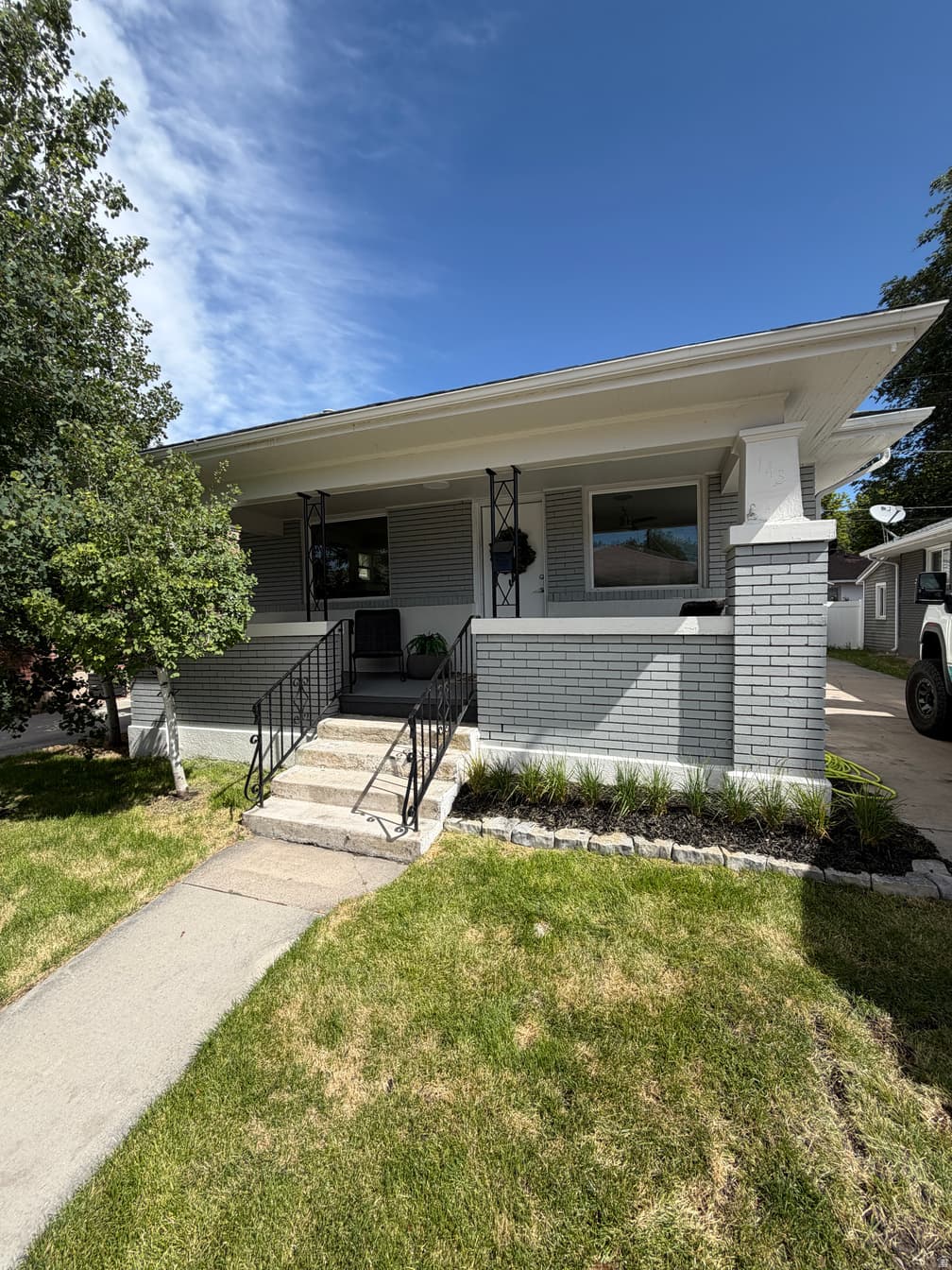 143 E HAMPTON AVE photo 1