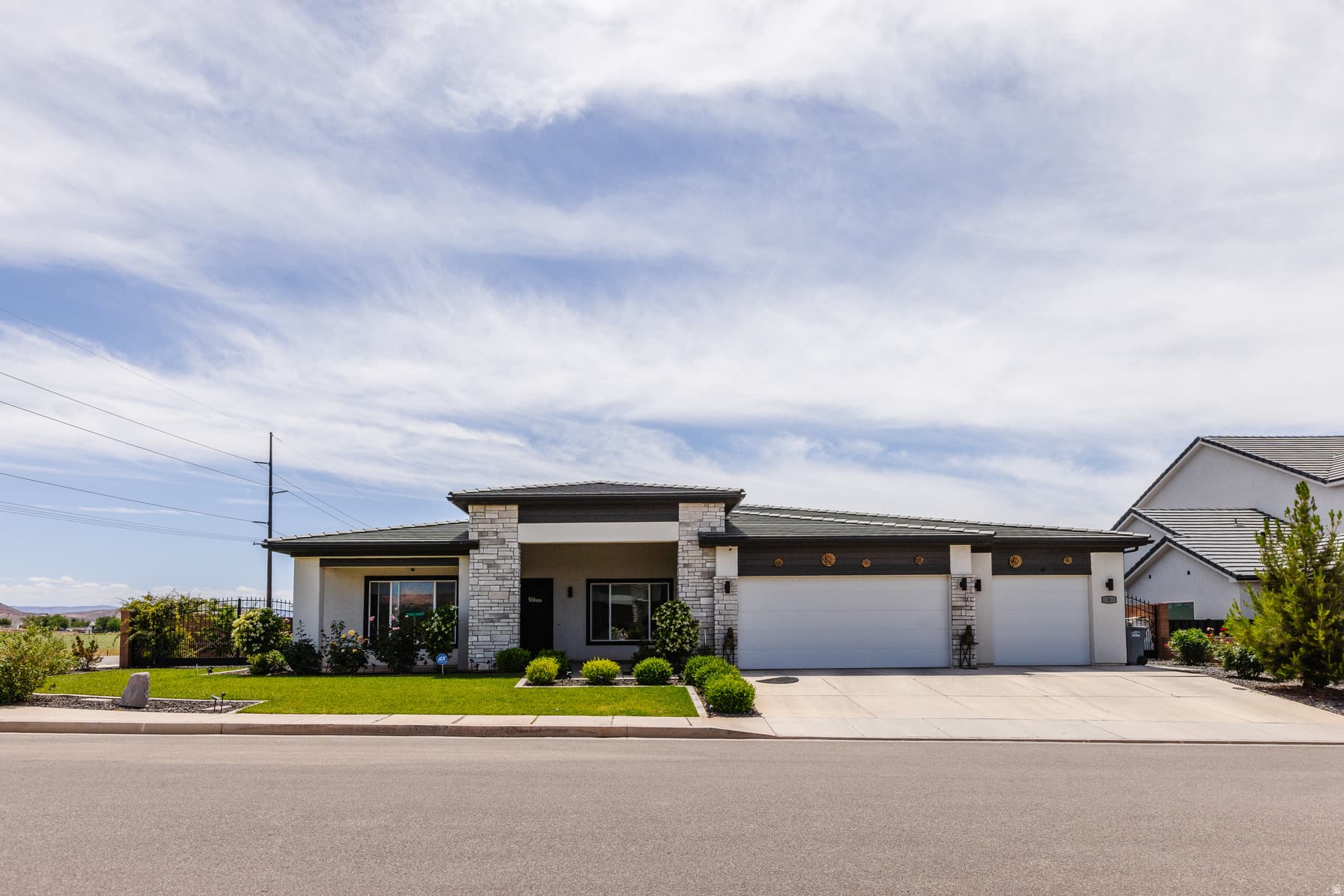 5 W ELINOR LN photo 1