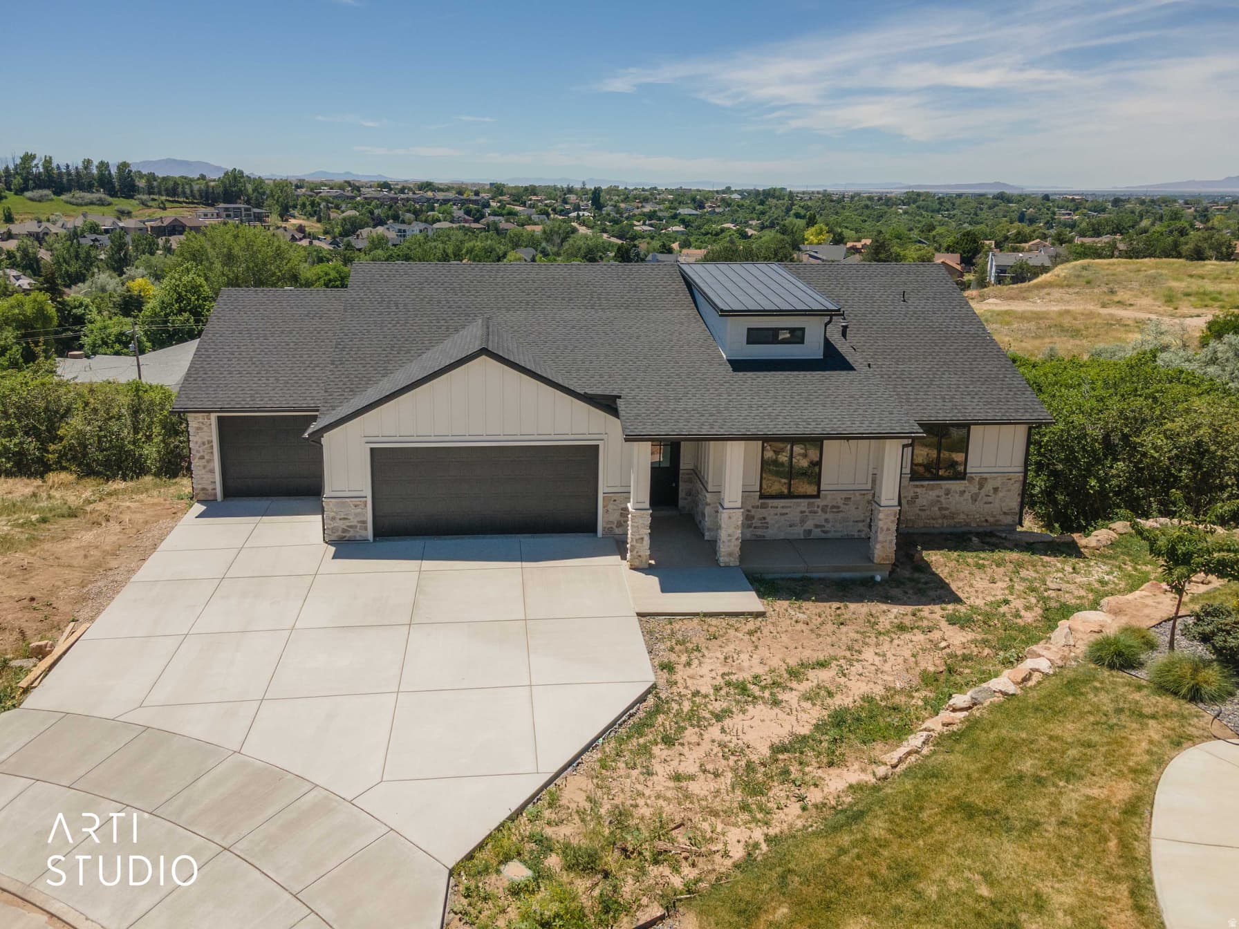1295 SUNSET CT photo 1