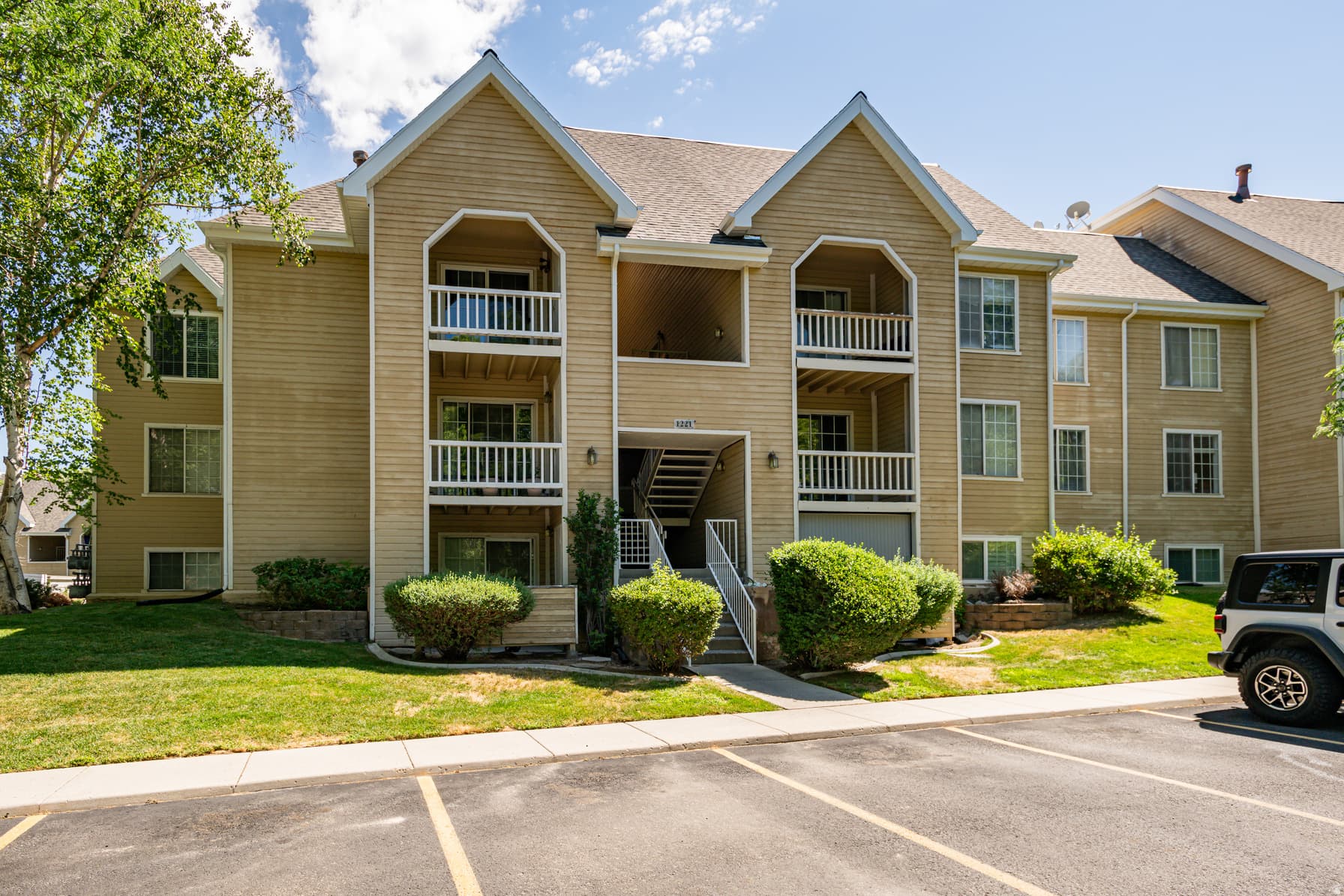 1221 E WATERSIDE CV #11 photo 1