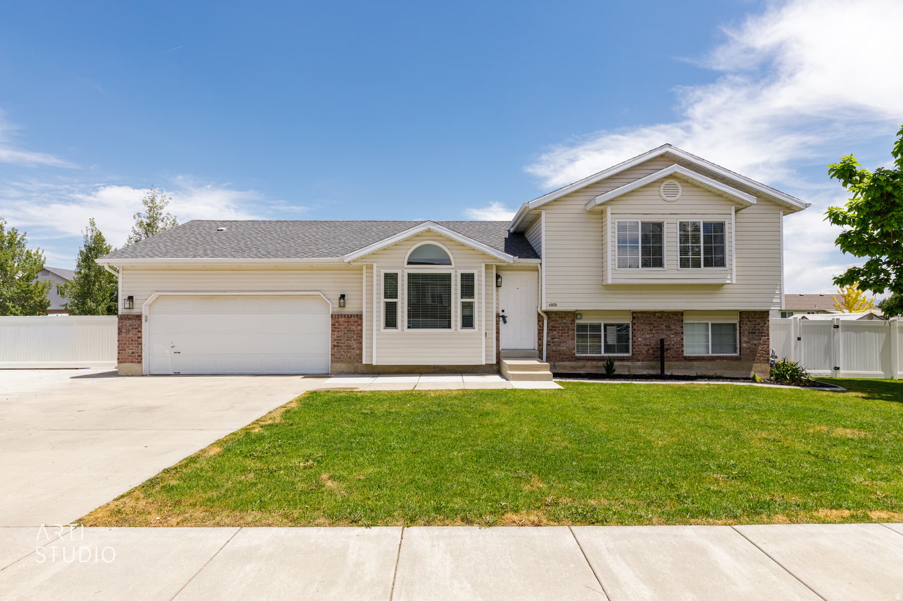 2373 S 2940 W photo 1