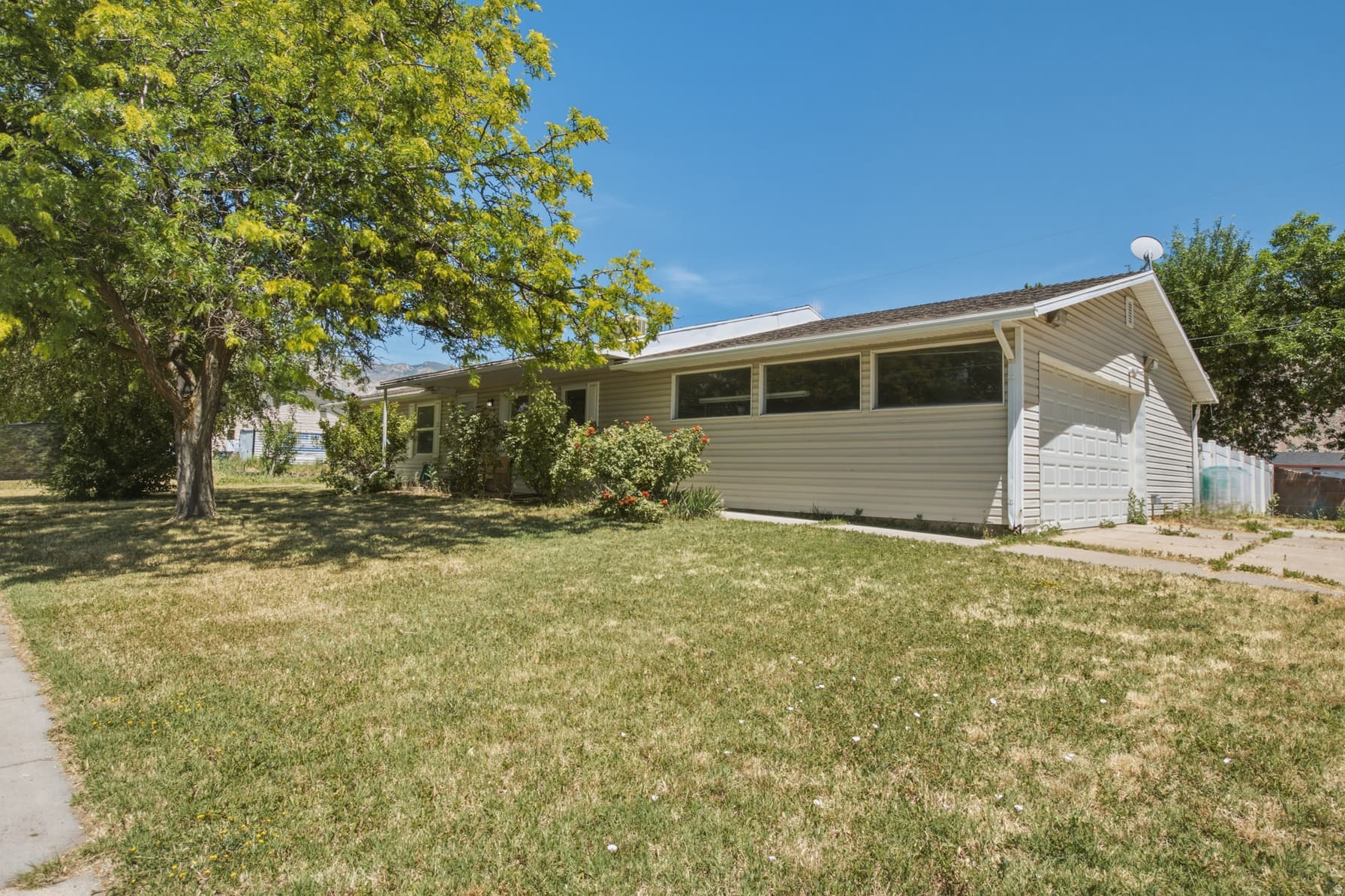 1016 N 325 W photo 1